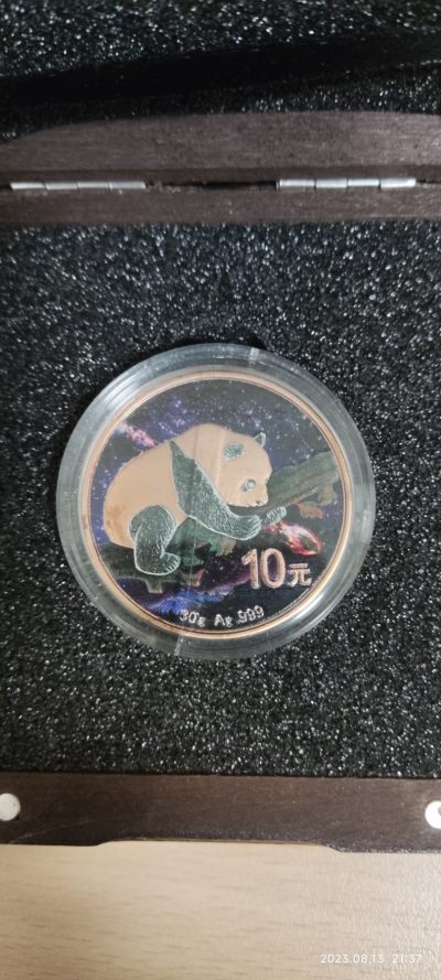 2016特殊版陨石熊猫银币 - 2016特殊版陨石熊猫银币