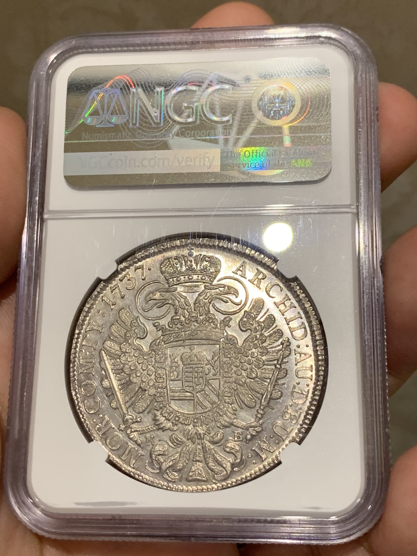 《竞宝斋》第189场-周日，周一 2场 (全场包邮) 冠军分 NGC-MS62 神圣罗马帝国 查理六世 1737年1泰勒银币 匈牙利版 PL感明显！ 名家旧藏，淡金包浆，有精制感，实物极美！匈牙利系列大涨，好品极难得，比同时期奥地利少太多。不可错过