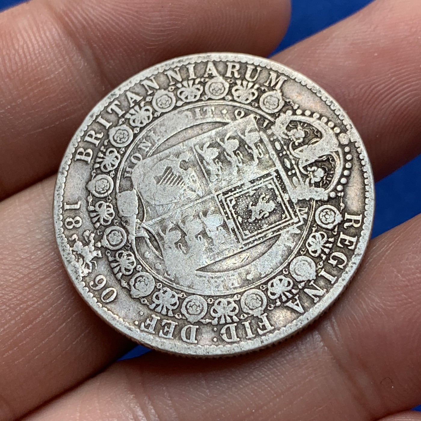 《竞宝斋》第189场-周日，周一 2场 (全场包邮) 英国1890维多利亚高冠版半克朗银币 不多见的年份