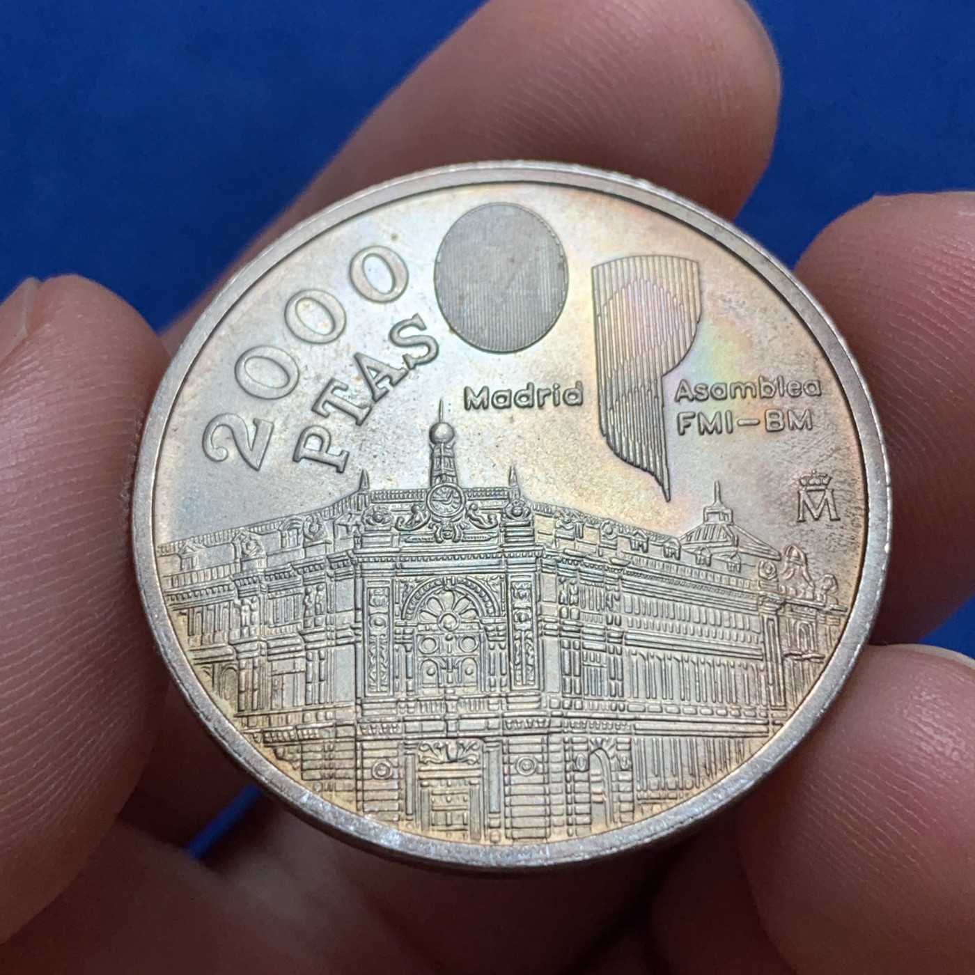 《竞宝斋》第189场-周日，周一 2场 (全场包邮) 西班牙1994年 世界银行与国际货币组织年会纪念 2000比塞塔 银币 18克 925银