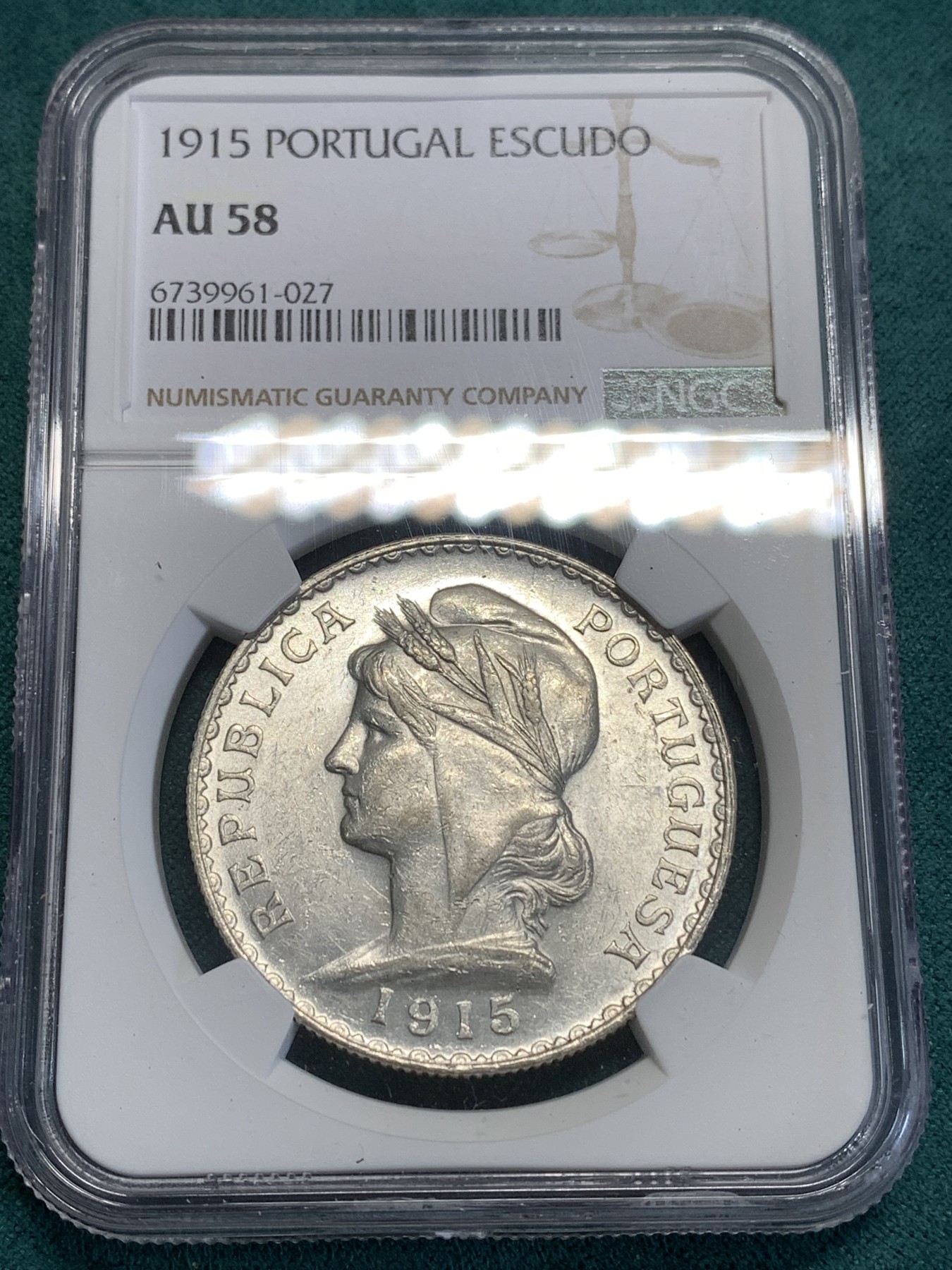 《竞宝斋》第189场-周日，周一 2场 (全场包邮) NGC AU58 葡萄牙1915年女神1埃斯库多大银币