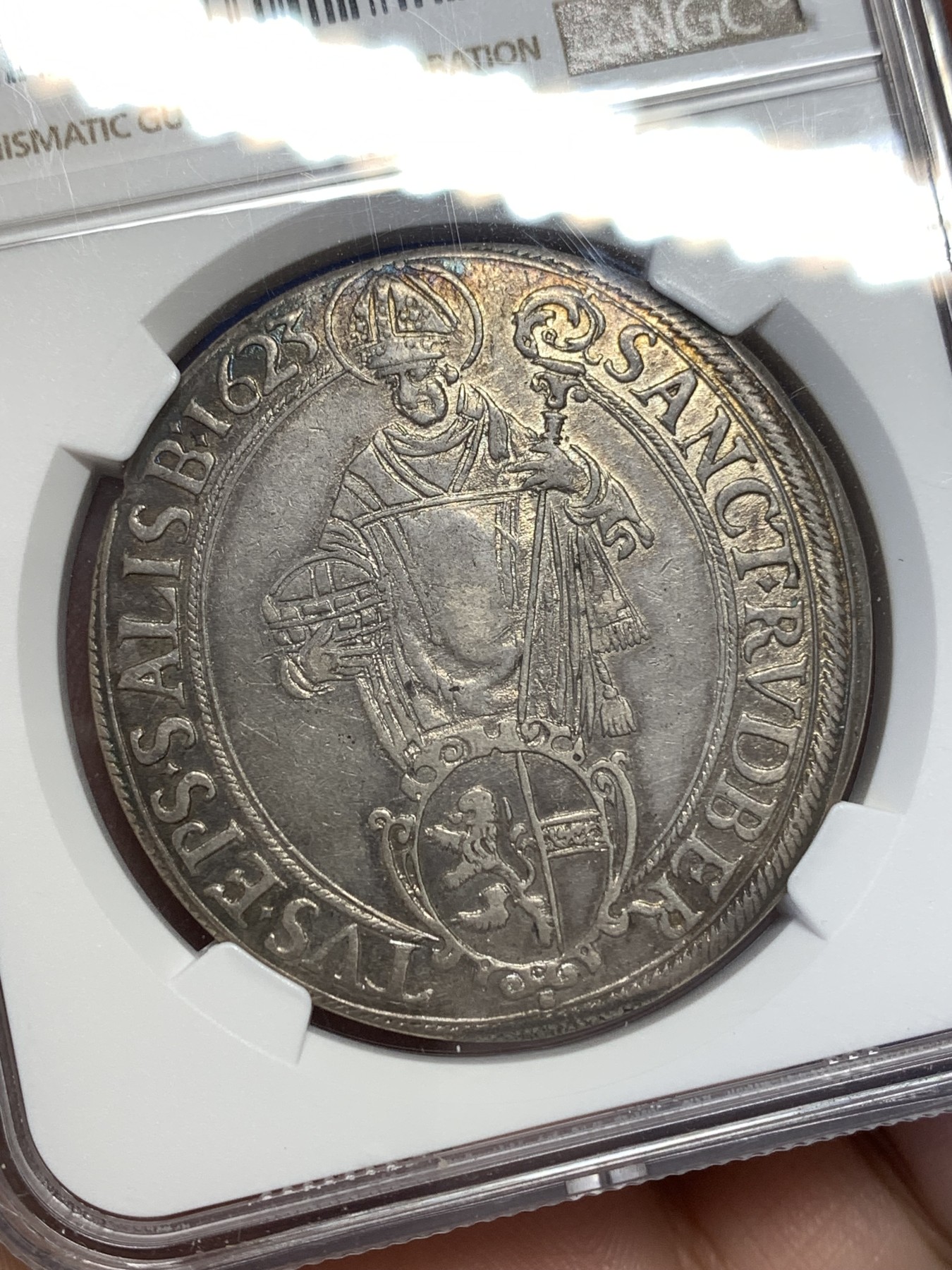 《竞宝斋》第189场-周日，周一 2场 (全场包邮) NGC-XF45奥地利萨尔茨堡大主教区1623年泰勒大银币 圣母抱婴版发行首年 帕里斯大主教 压印清晰图案完整不输高分 包浆带彩 上海低评
