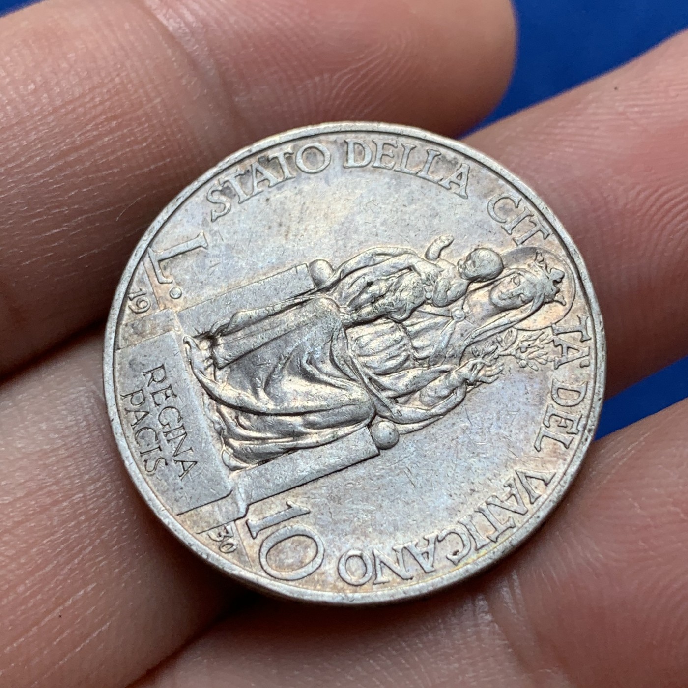 《竞宝斋》第189场-周日，周一 2场 (全场包邮) 梵蒂冈1930年10里拉银币  圣母抱婴。