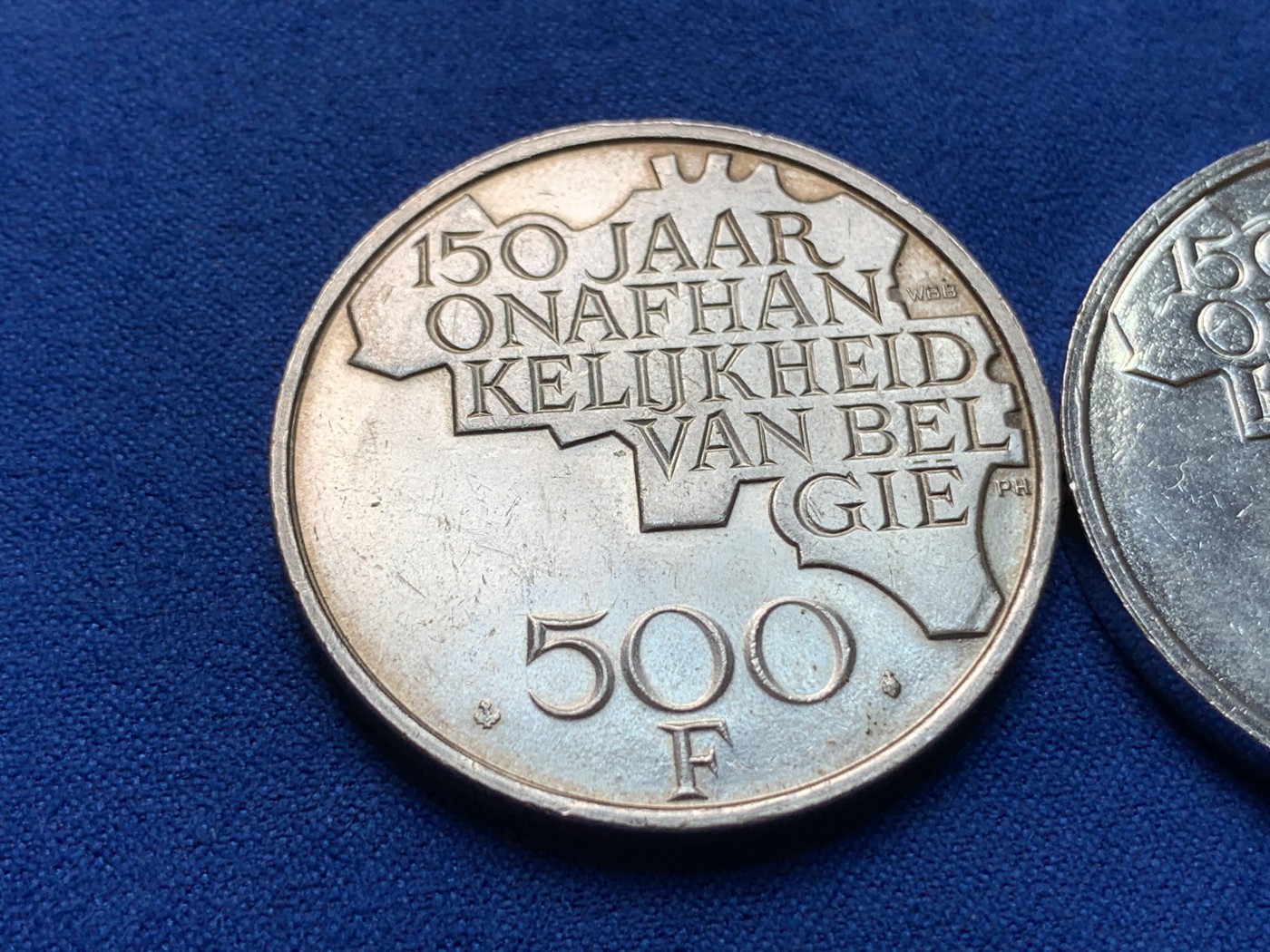 《竞宝斋》第189场-周日，周一 2场 (全场包邮) 两枚一组 比利时1980年独立150周年500法郎纪念币 一枚镀金板首次见到