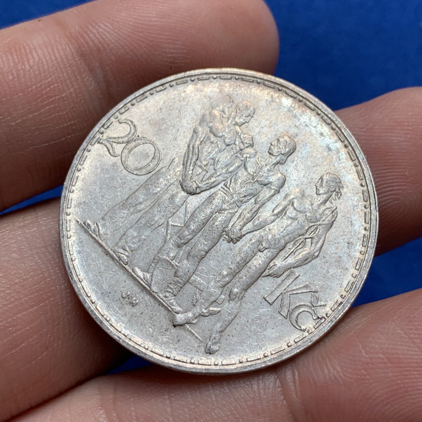 《竞宝斋》第189场-周日，周一 2场 (全场包邮) 捷克1933年20克朗银币  工、农、商雕像