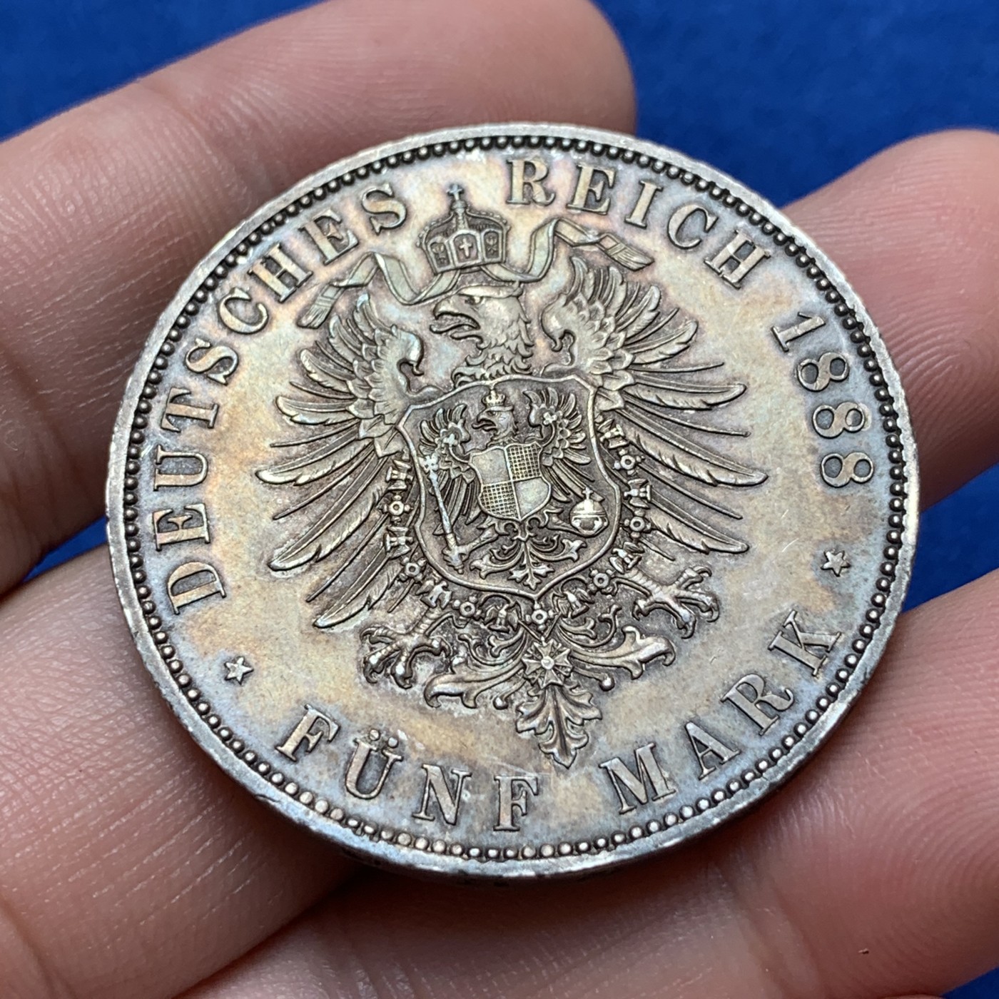 《竞宝斋》第189场-周日，周一 2场 (全场包邮) 1888年德国三皇之年弗兰德里希5短翅5马克大银币 味道非常好的unc品