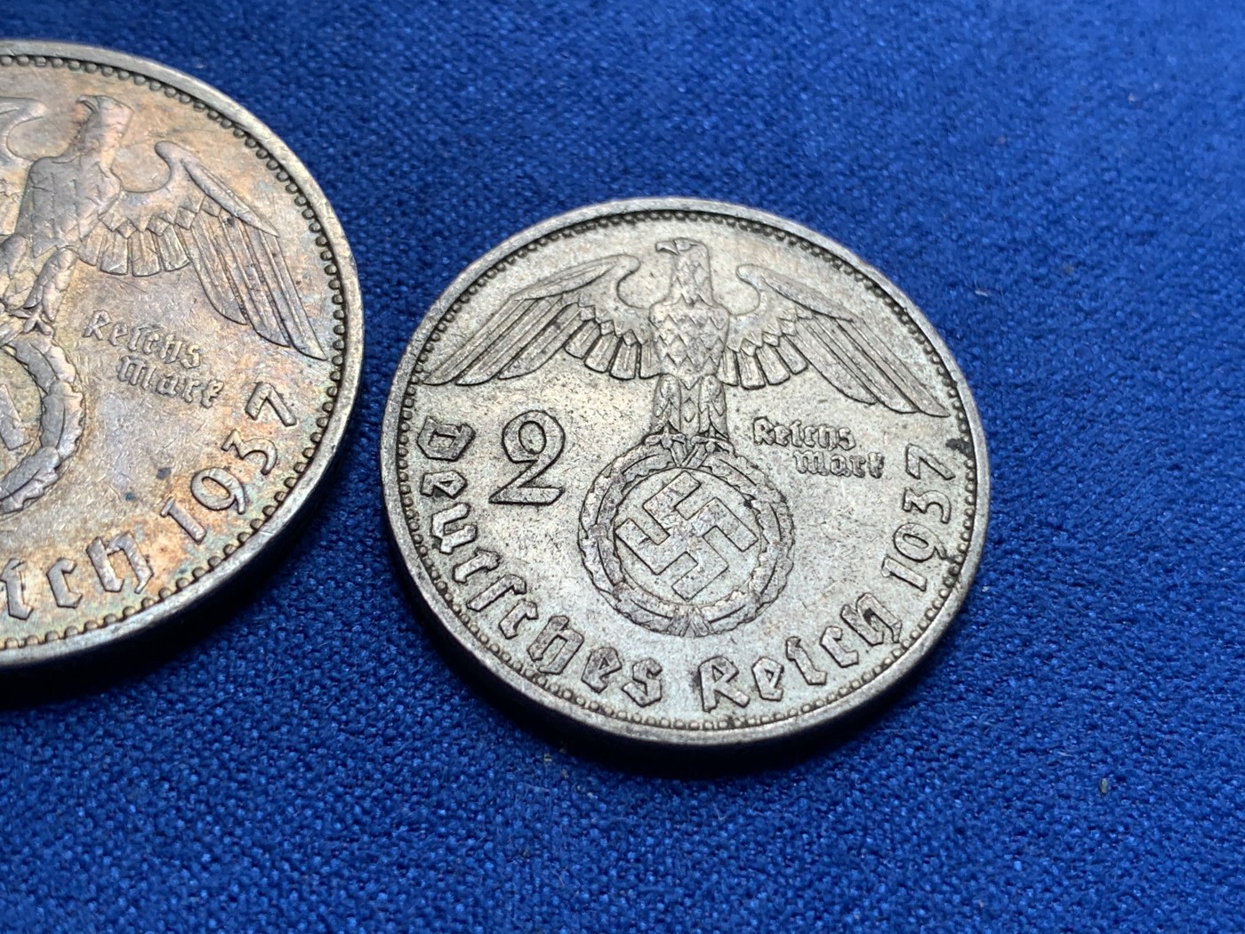 《竞宝斋》第189场-周日，周一 2场 (全场包邮) 2枚银币一组 德国 1937  兴登堡 2马克+5马克同年一对，原味包浆 状态好