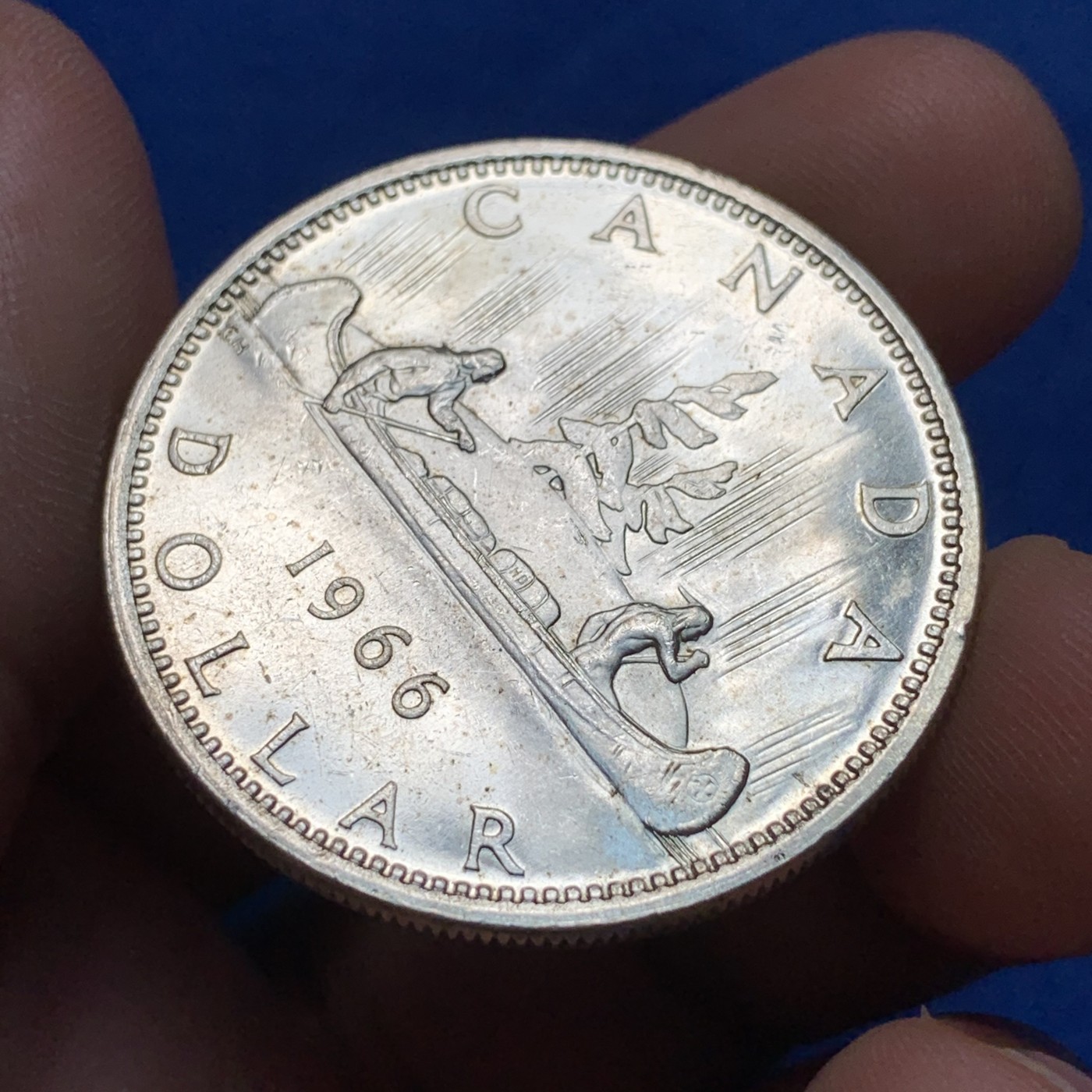 《竞宝斋》第189场-周日，周一 2场 (全场包邮) 加拿大 1966年1元划船银币 23.5克 0.8银 UNC