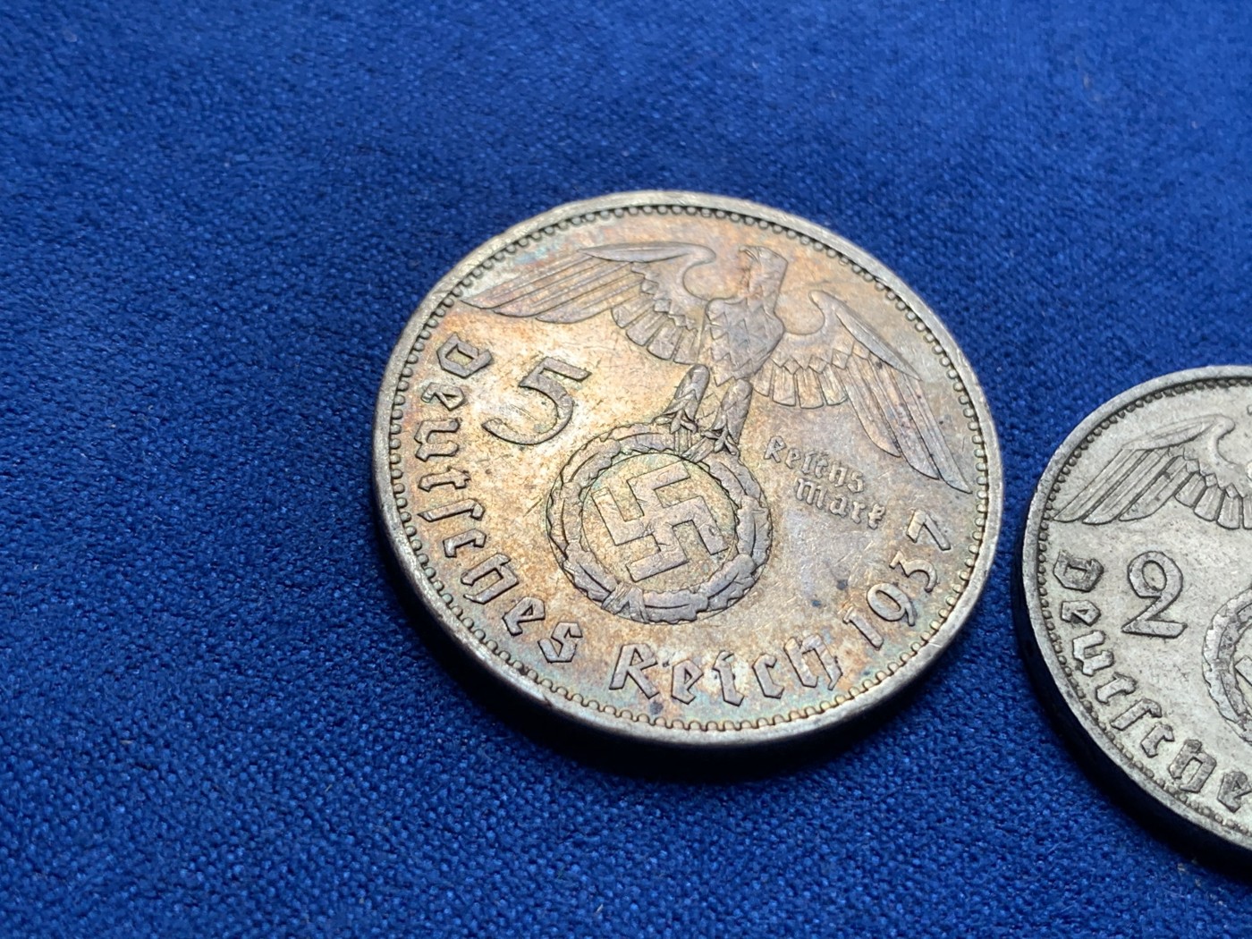 《竞宝斋》第189场-周日，周一 2场 (全场包邮) 2枚银币一组 德国 1937  兴登堡 2马克+5马克同年一对，原味包浆 状态好