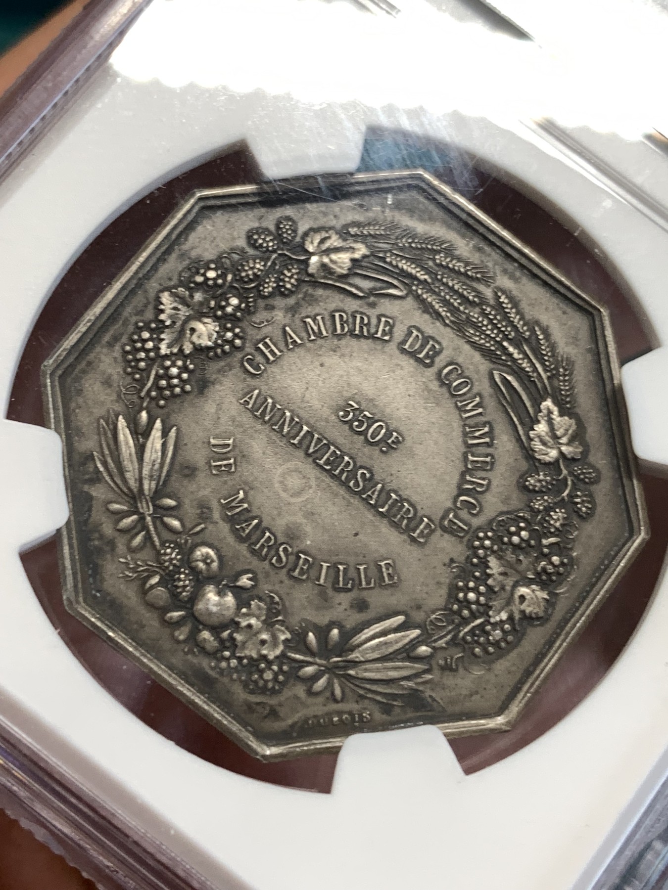 《竞宝斋》第190场-周日，周一 2场 (全场包邮) NGC-MS62 法国1949马赛商会八角银质代币，海景八角