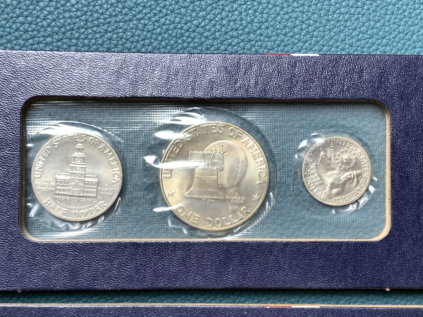 《竞宝斋》第190场-周日，周一 2场 (全场包邮) 美国1976年独立200周年纪念银币三枚套两本