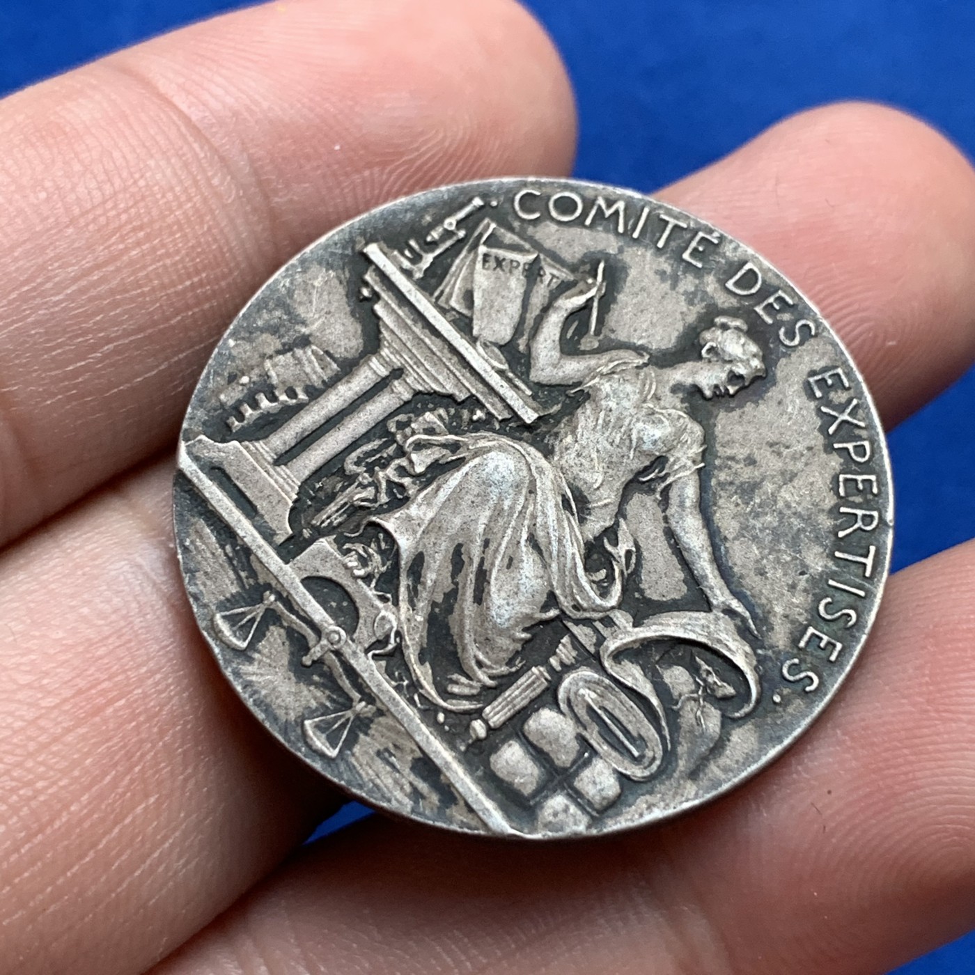 《竞宝斋》第190场-周日，周一 2场 (全场包邮) 法国法律委员会银质jeton代币，15.39g，33mm，丰饶角+1银标 细节好 原味包浆