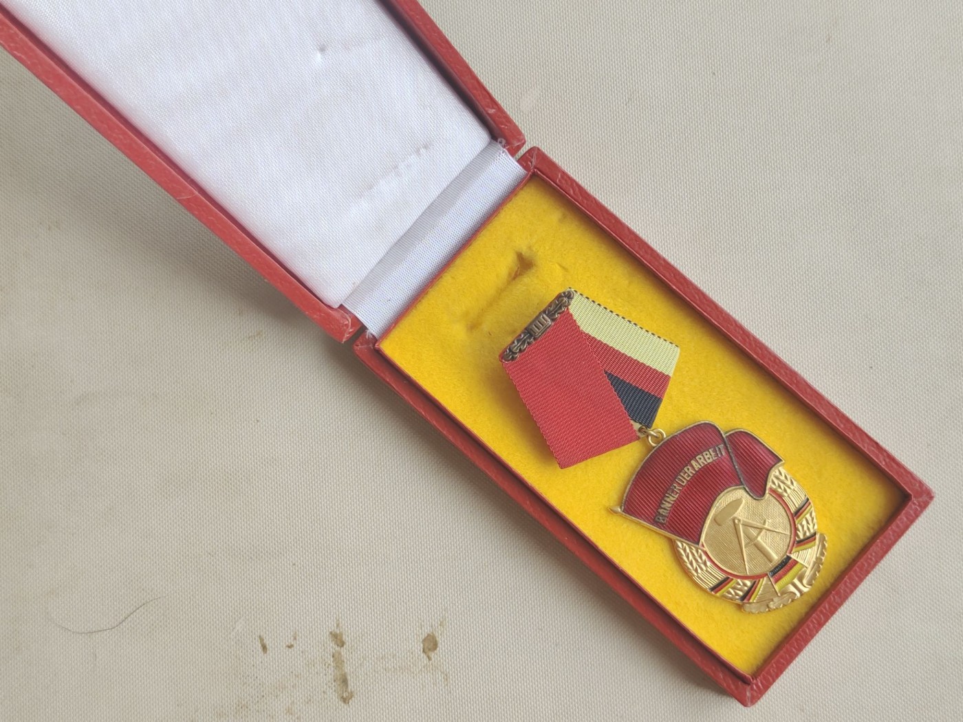 老威廉第四次麦稀奇拍卖 东德三级劳动红旗带盒