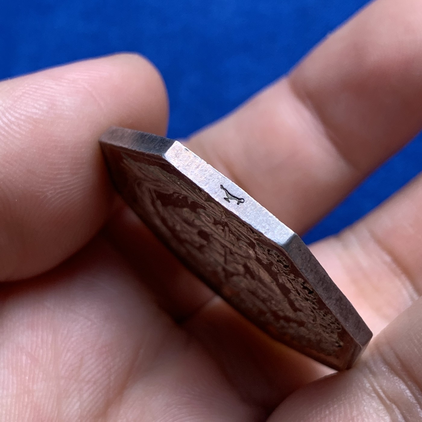 《竞宝斋》第190场-周日，周一 2场 (全场包邮) 法国八角银质代币，波尔多银行，19.27g，34.8mm，神灯边铭（1832-1841），金黄包浆 PL底板