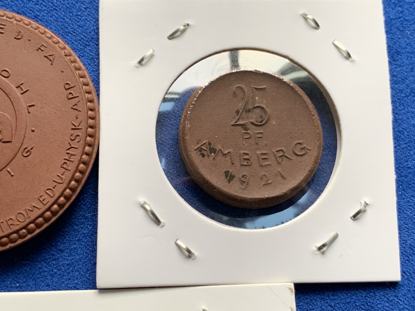 《竞宝斋》第190场-周日，周一 2场 (全场包邮) 5枚一组 德紧时期的陶币  不常见  帆船灯塔  还有一个白陶瓷的代币