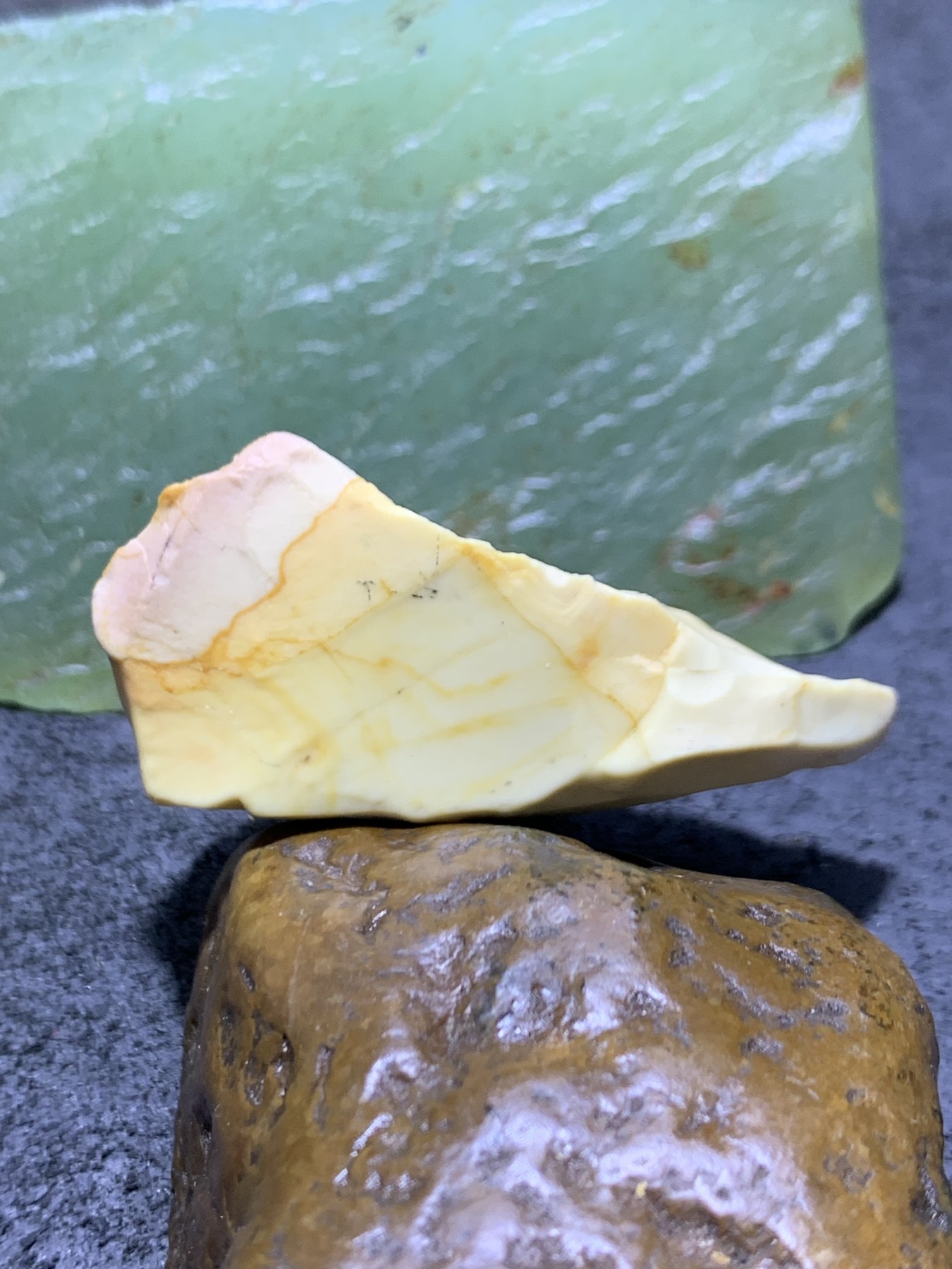精美戈壁彩玉手工雕刻智字把件（吊坠)一个！
