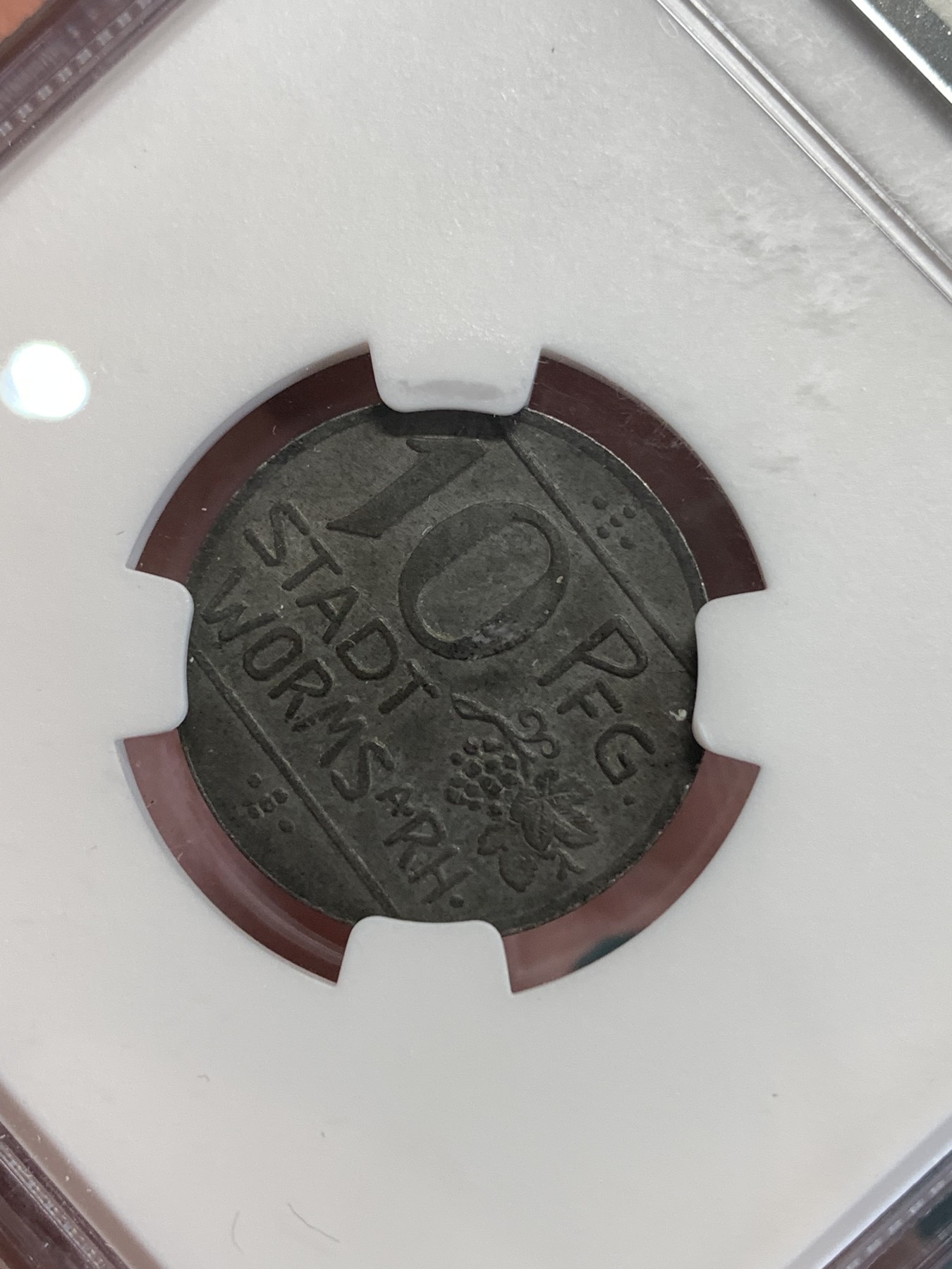 《竞宝斋》第190场-周日，周一 2场 (全场包邮) NGC-MS62 德国1918年德紧沃姆斯10芬尼铁币 两面深打原始包浆十分不易 仅见入盒