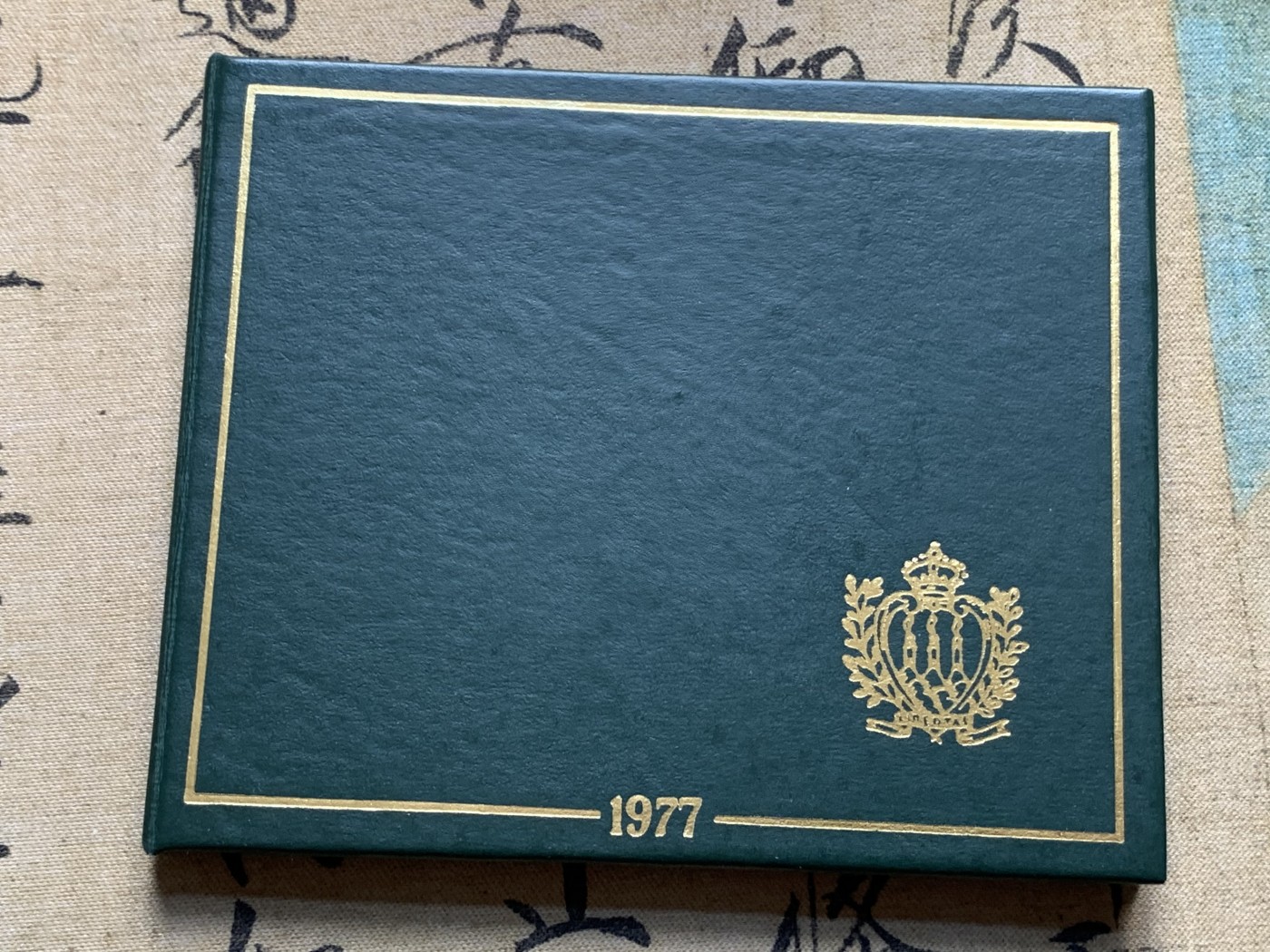 《竞宝斋》第190场-周日，周一 2场 (全场包邮) 卡装 圣马力诺1977年1000里拉 银币 包浆五彩