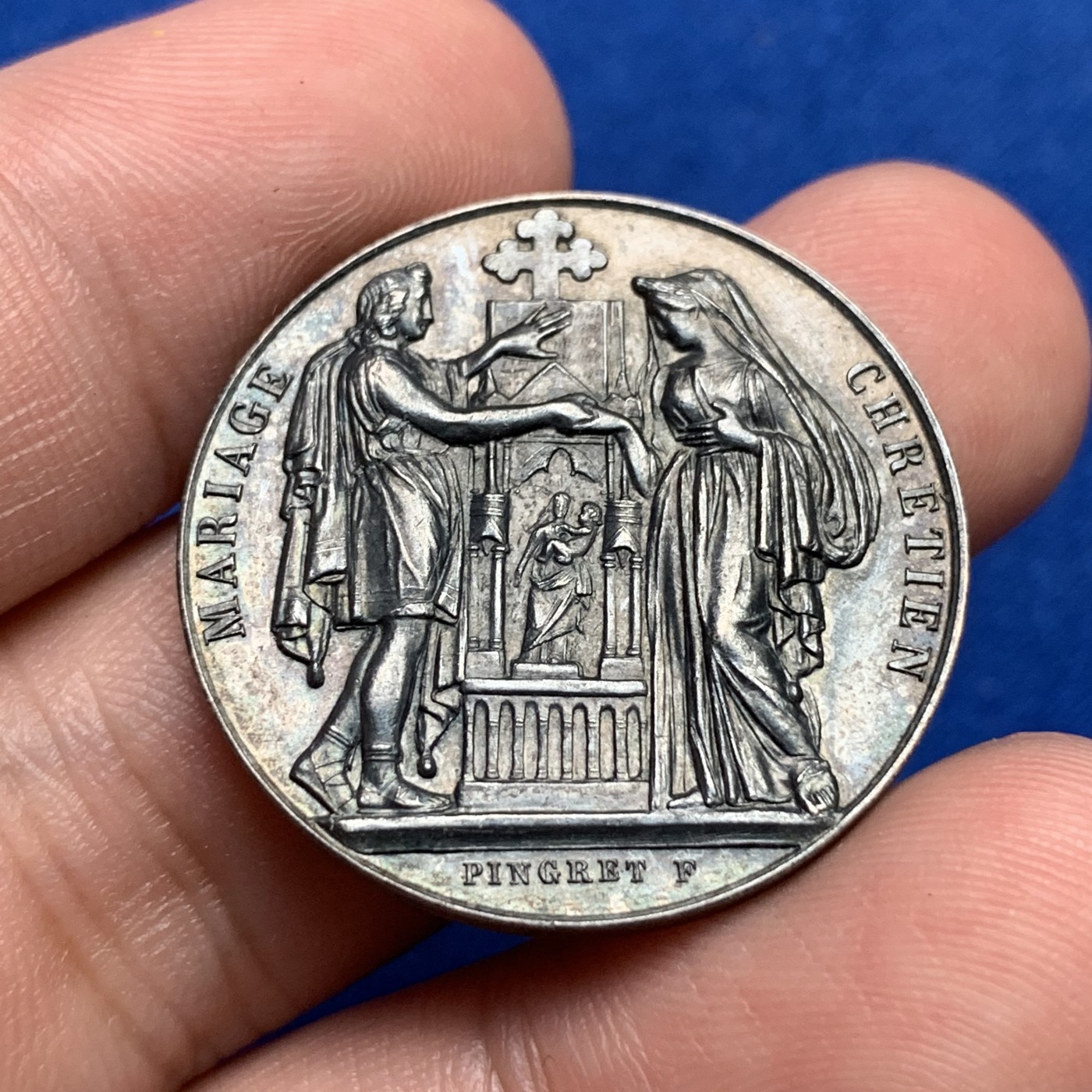 《竞宝斋》第190场-周日，周一 2场 (全场包邮) 法国 1845-1860年 银质婚章 11.9克 29mm 丰饶角边铭银标 均匀的黑色包浆 非常好的状态