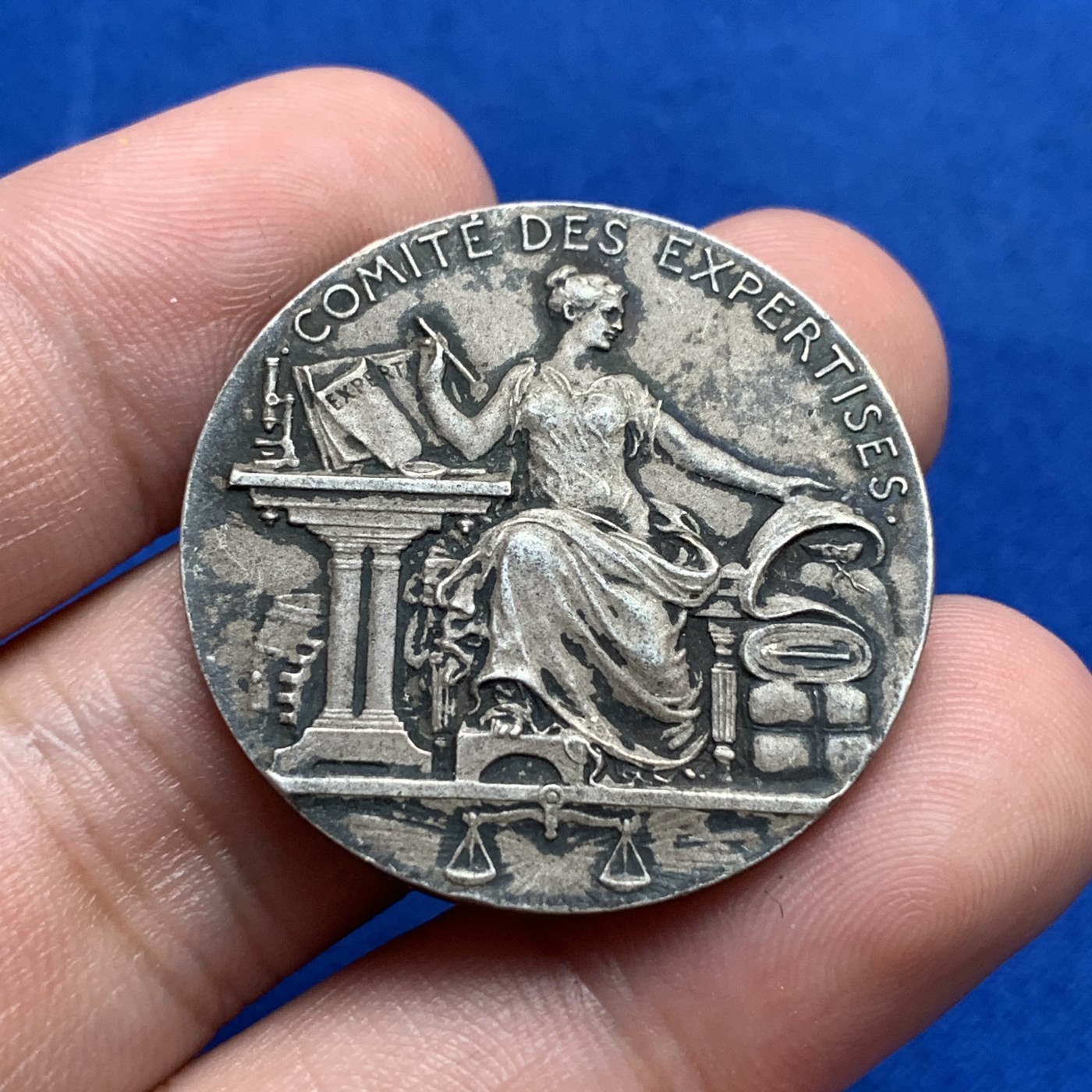 《竞宝斋》第190场-周日，周一 2场 (全场包邮) 法国法律委员会银质jeton代币，15.39g，33mm，丰饶角+1银标 细节好 原味包浆