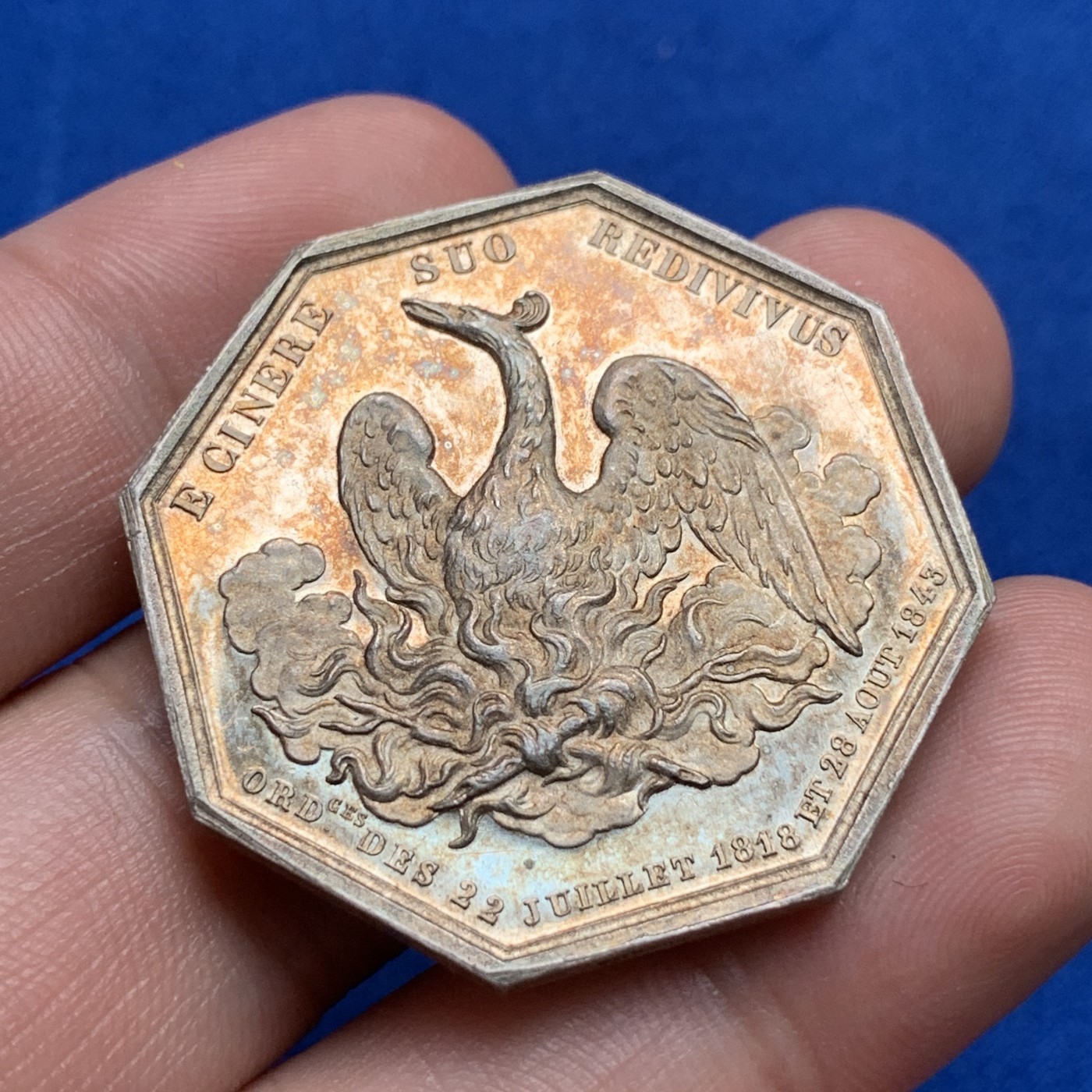 《竞宝斋》第190场-周日，周一 2场 (全场包邮) 法国1860-1879浴火凤凰保险银质八角代币 PL底板 包浆不错 23g 对边36.2mm 大规格 蜜蜂边铭银标