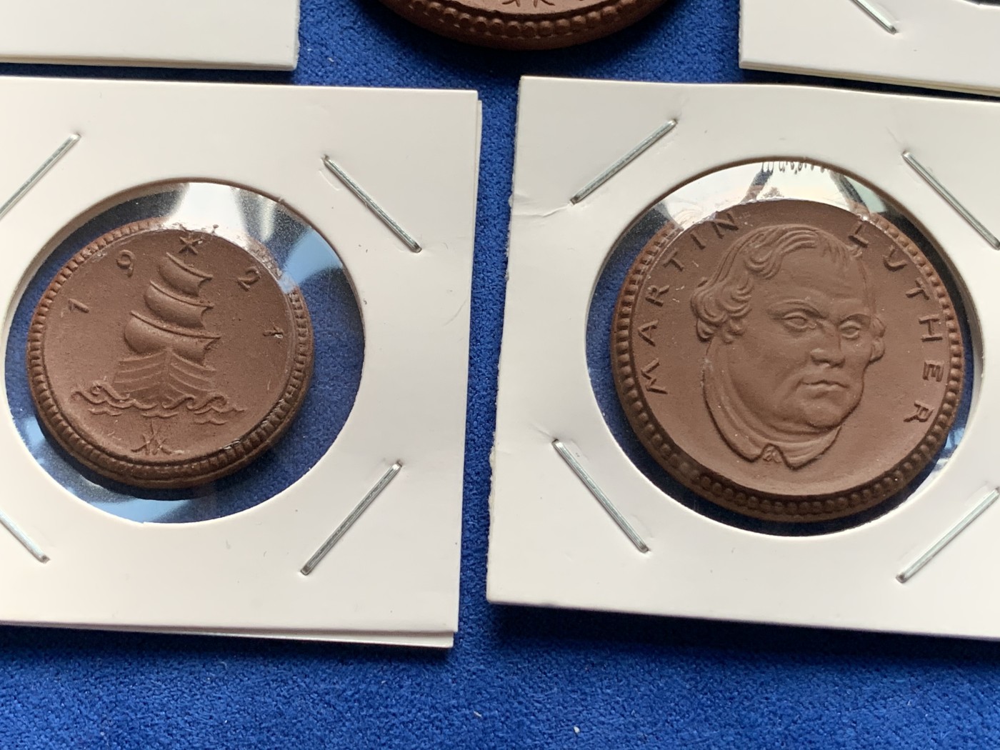 《竞宝斋》第190场-周日，周一 2场 (全场包邮) 5枚一组 德紧时期的陶币  不常见  帆船灯塔  还有一个白陶瓷的代币