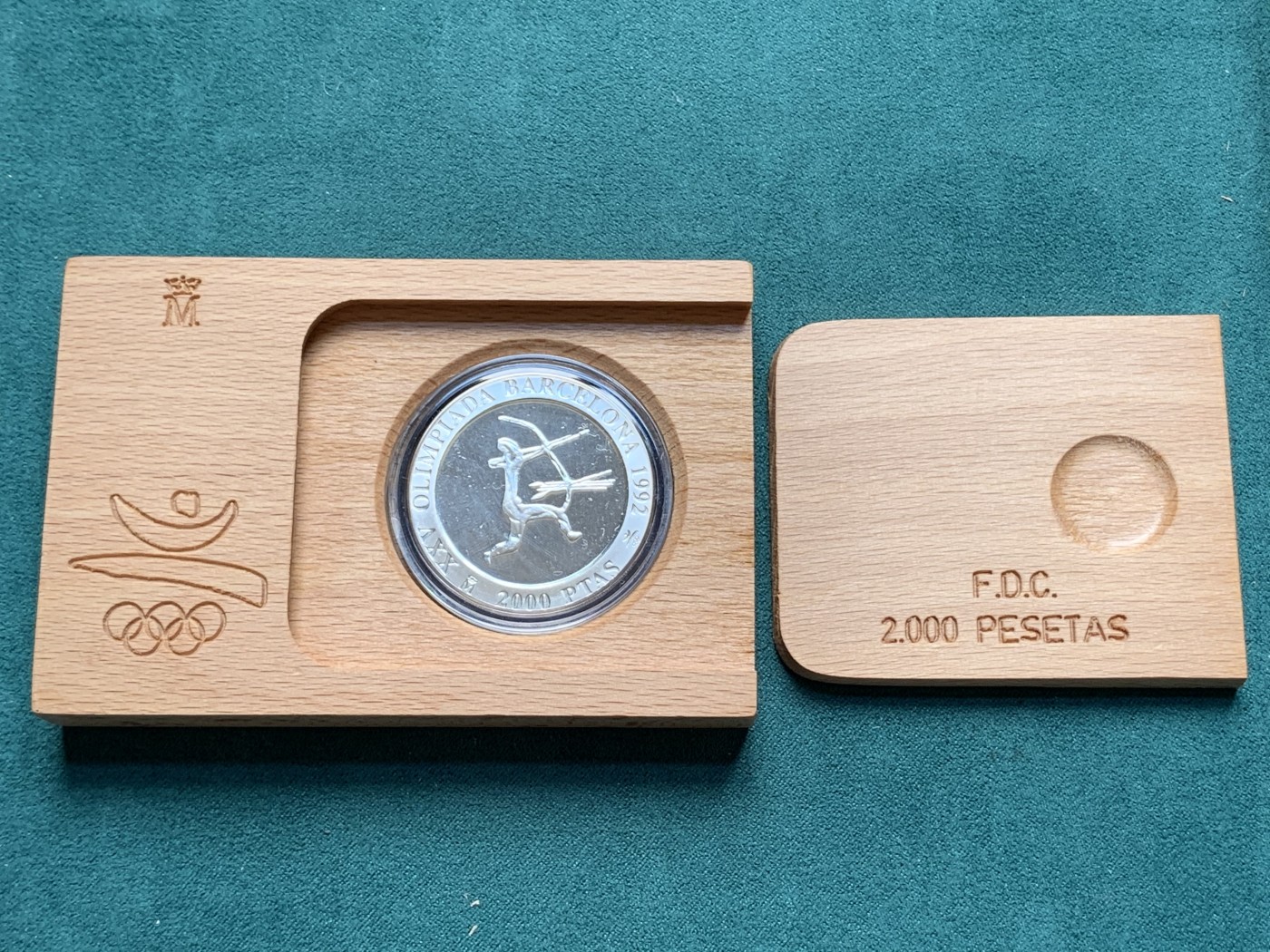 《竞宝斋》第190场-周日，周一 2场 (全场包邮) 西班牙1992年 巴塞罗那奥运射箭 2000比塞塔精制大银币 27克 925银 木盒
