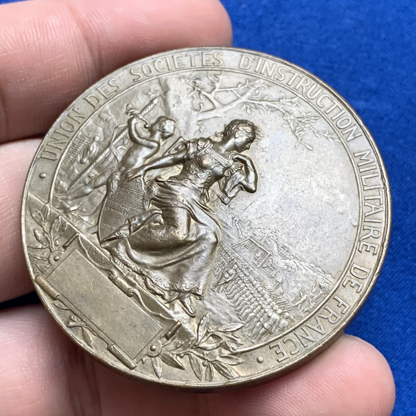 《竞宝斋》第190场-周日，周一 2场 (全场包邮) 法国经典马赛曲艺术铜章    直径：50mm 重量：64.61g   边铭：丰饶角＋铜标