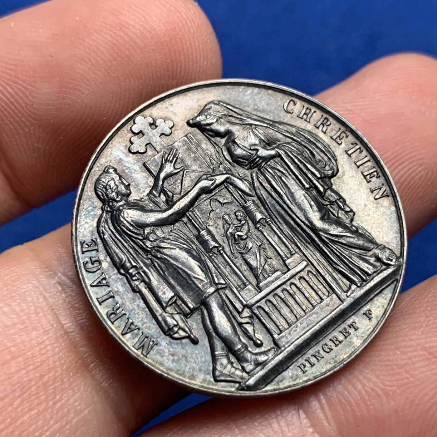 《竞宝斋》第190场-周日，周一 2场 (全场包邮) 法国 1845-1860年 银质婚章 11.9克 29mm 丰饶角边铭银标 均匀的黑色包浆 非常好的状态