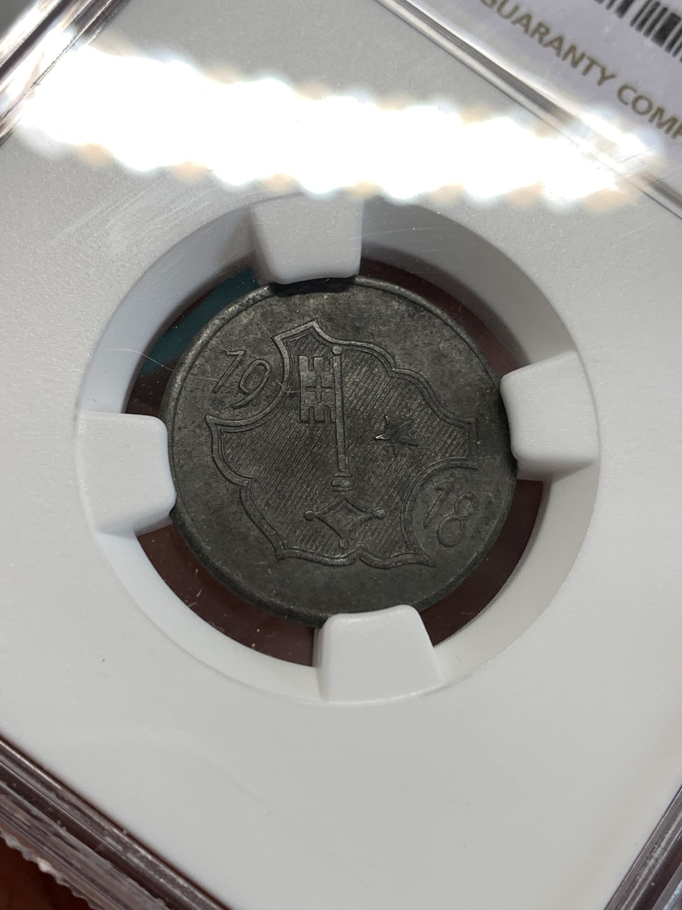 《竞宝斋》第190场-周日，周一 2场 (全场包邮) NGC-MS62 德国1918年德紧沃姆斯10芬尼铁币 两面深打原始包浆十分不易 仅见入盒