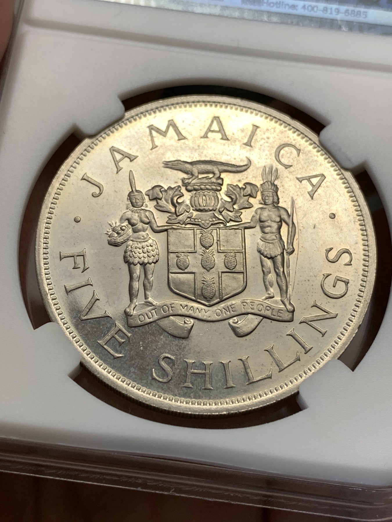 《竞宝斋》第190场-周日，周一 2场 (全场包邮) 1966年牙买加英联邦第八届运动会，纪念币，经典男人加女人，头上还有食物（鳄鱼）