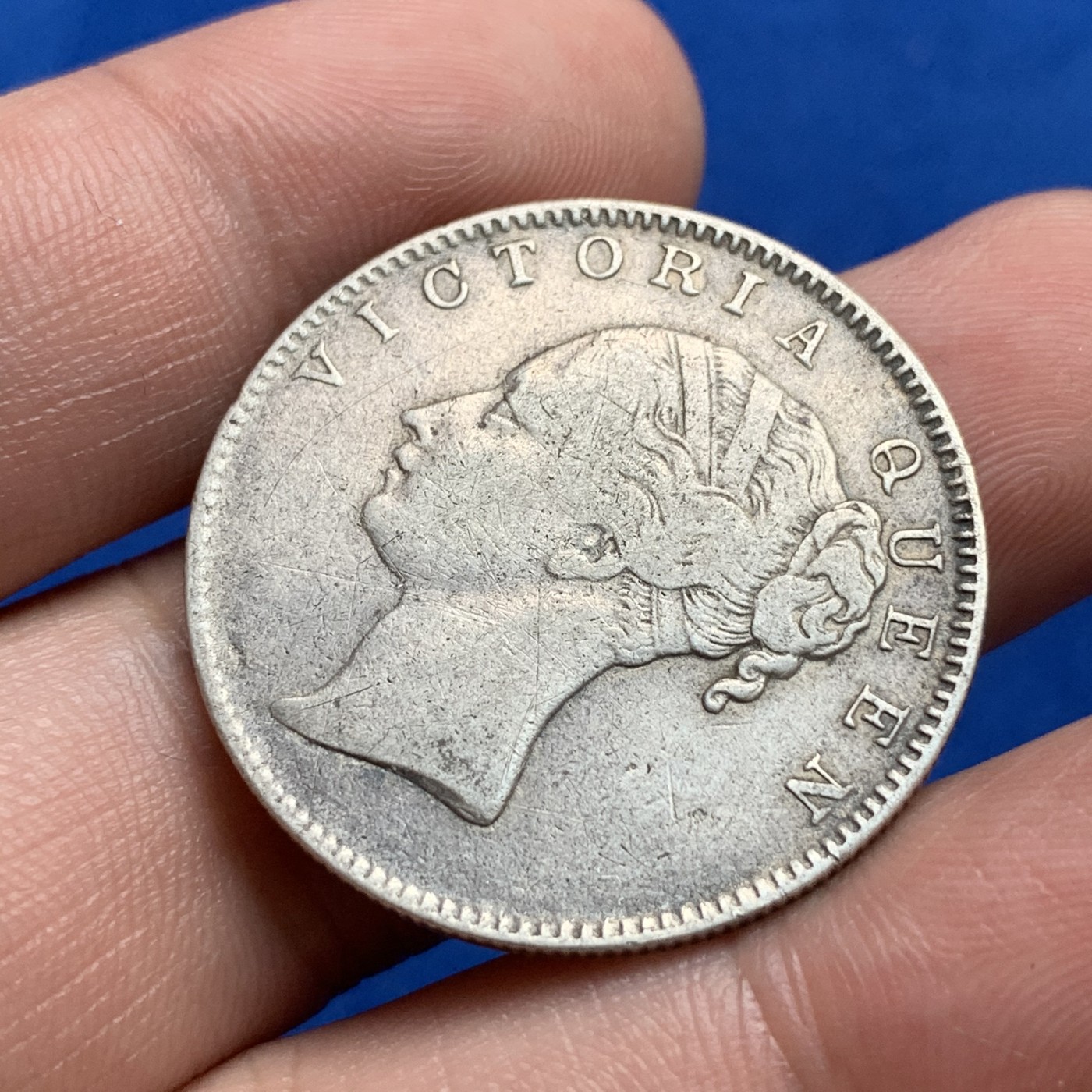 《竞宝斋》第190场-周日，周一 2场 (全场包邮) 英属印度1840年维多利亚女王单辫1卢比银币