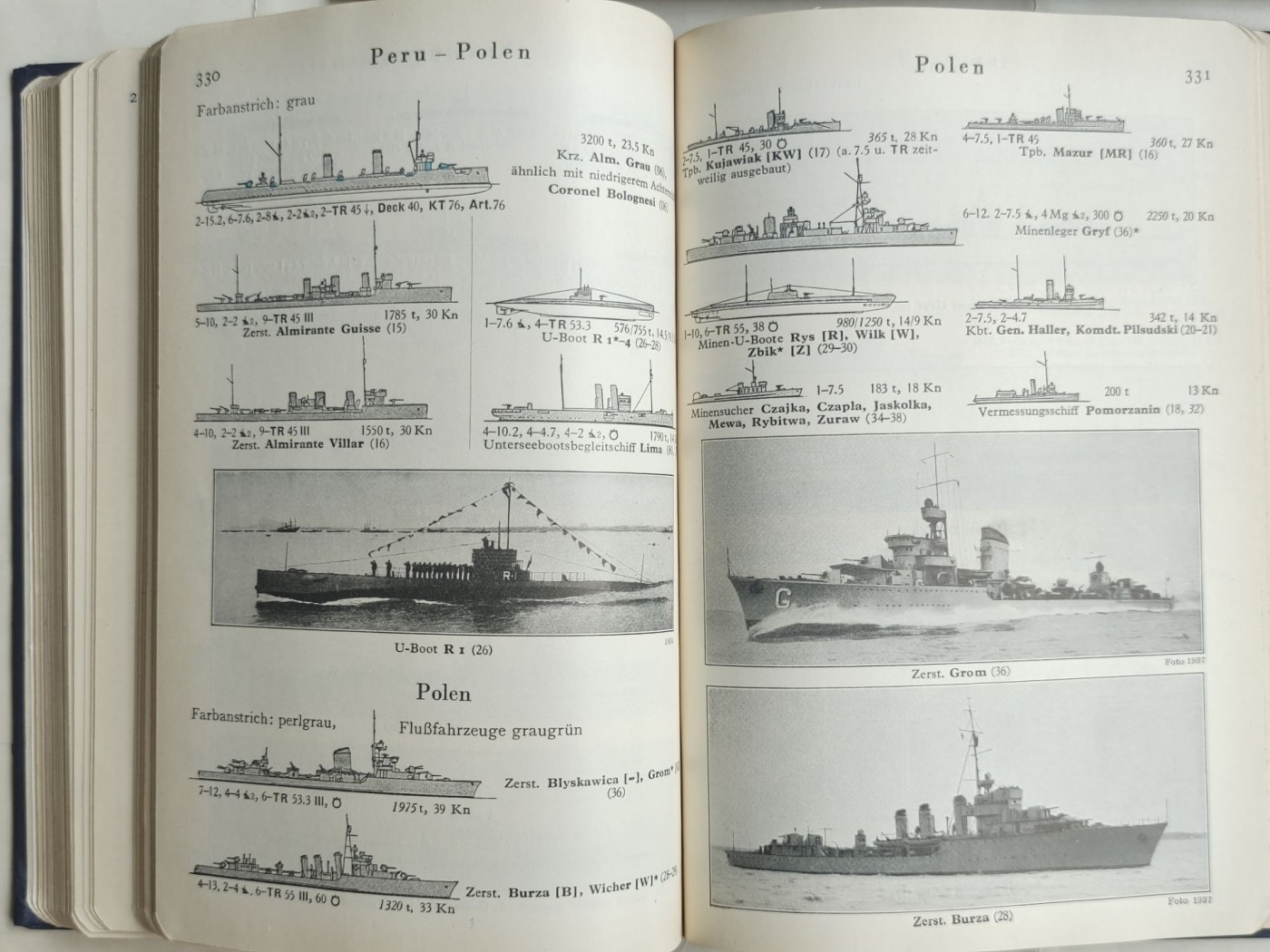 老威廉第四次麦稀奇拍卖 德国1939年海军书籍，内含各国船只照片数据等信息，非常好的内容，同时也是好品。