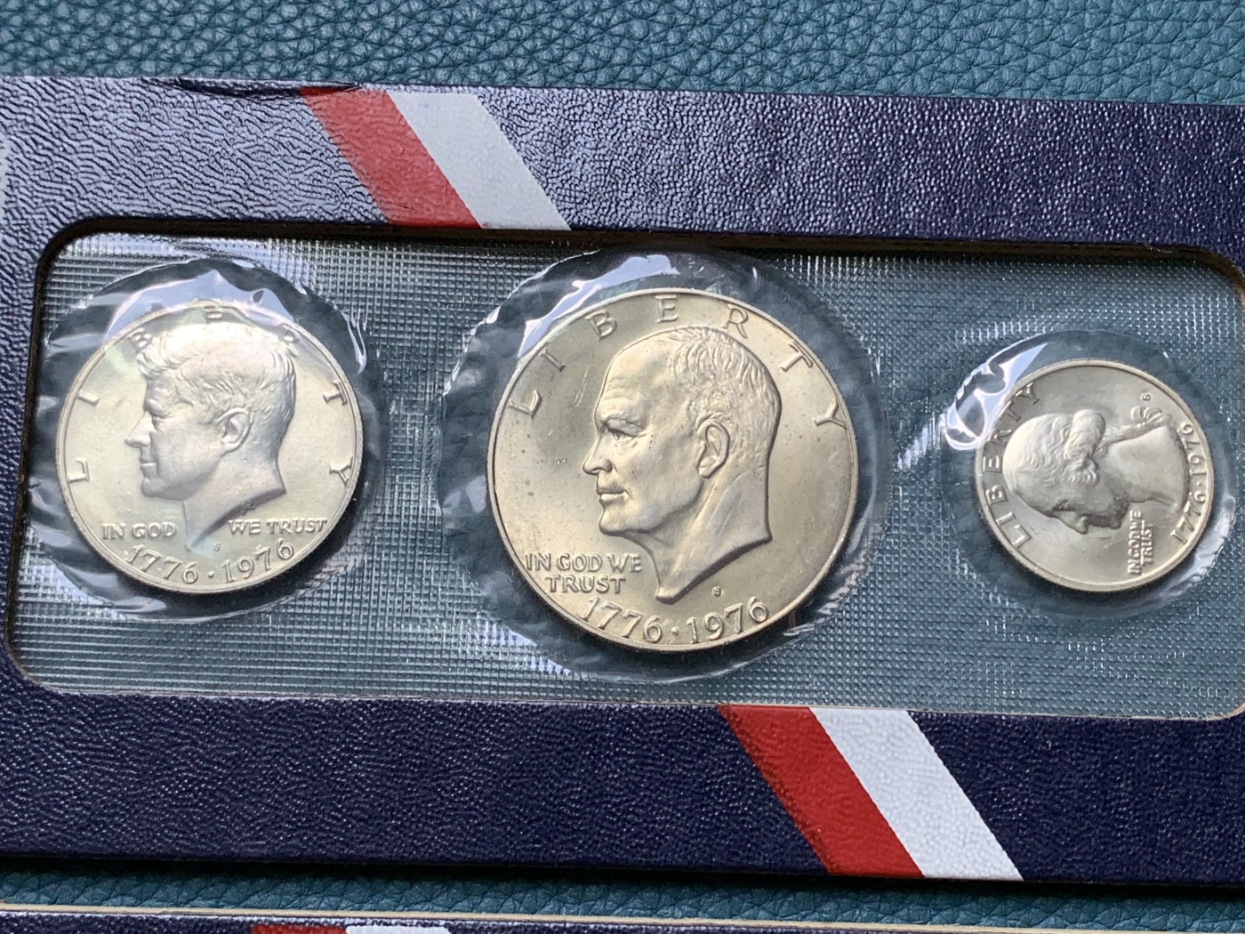 《竞宝斋》第190场-周日，周一 2场 (全场包邮) 美国1976年独立200周年纪念银币三枚套两本