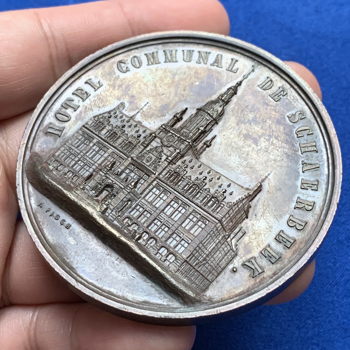 《竞宝斋》第190场-周日，周一 2场 (全场包邮) 比利时工业园艺展览会艺术铜章  直径：63.5mm  重量：94gr  少见45分头像 高浮雕设计 非常精美