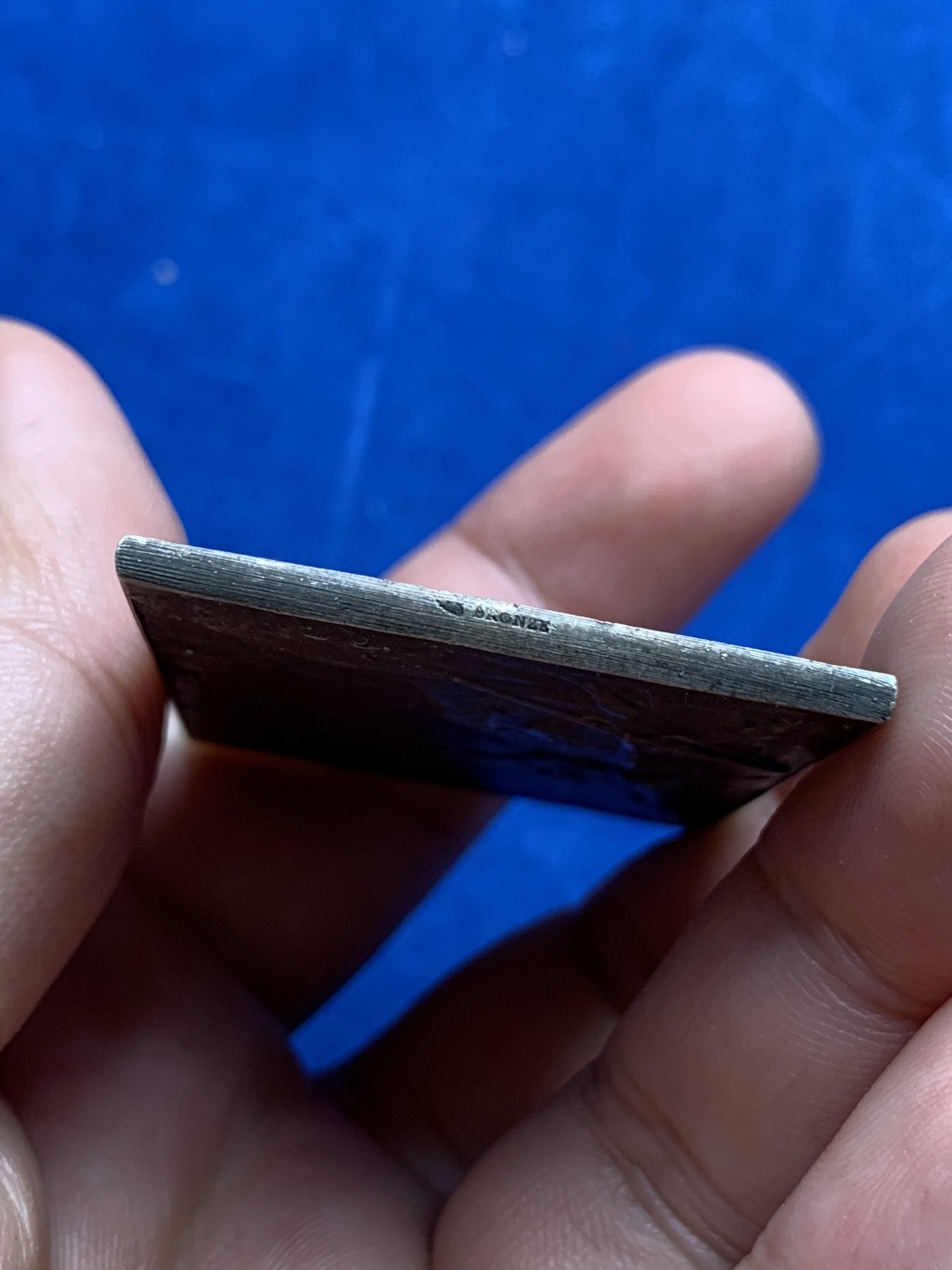 《竞宝斋》第190场-周日，周一 2场 (全场包邮) 法国射击联合协会经典艺术镀银铜章  规格：50*38mm 重量：36.885gr  边铭：丰饶角＋铜标 设计精巧 工艺精致