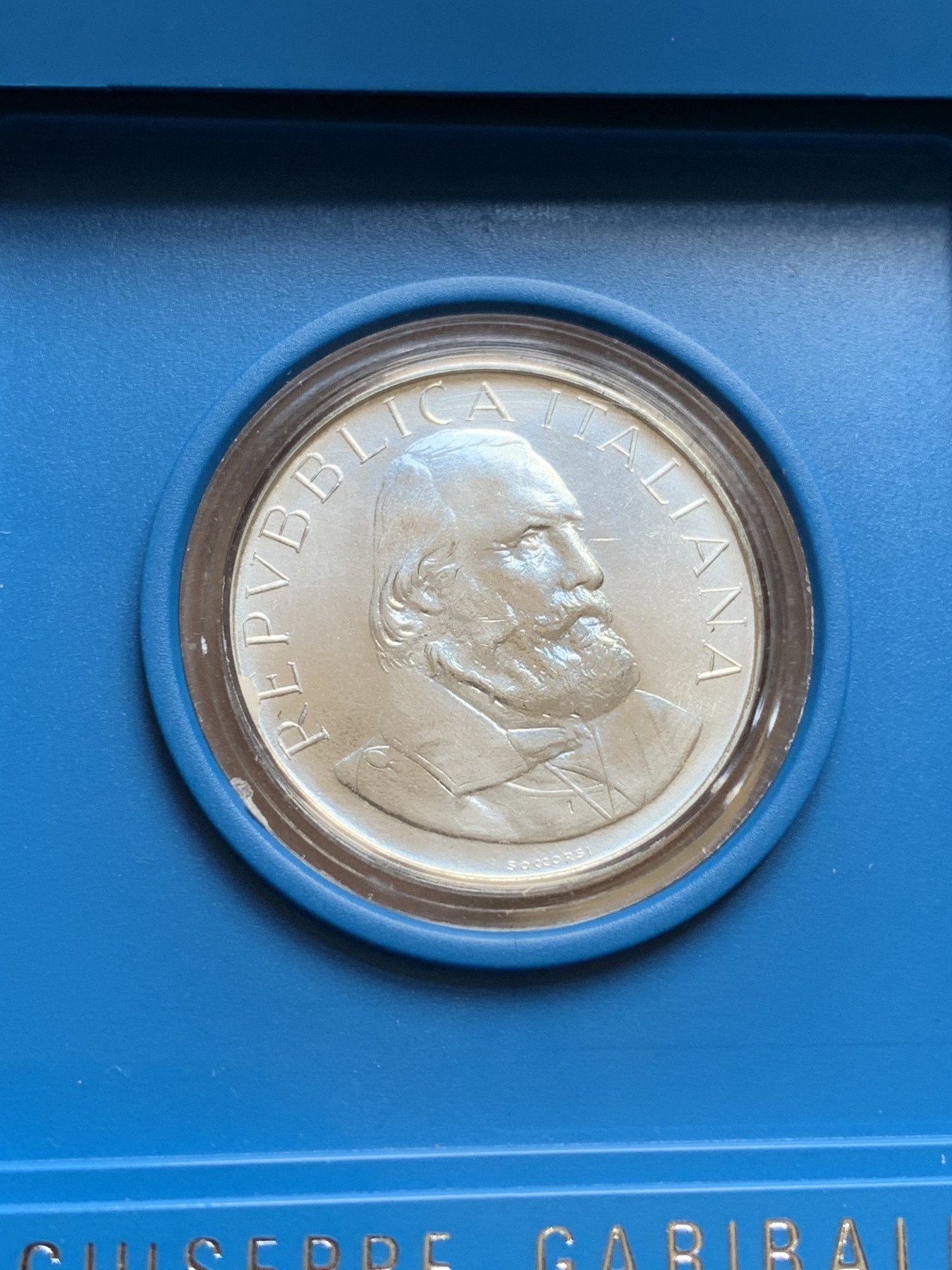 《竞宝斋》第190场-周日，周一 2场 (全场包邮) 盒装 1982年意大利副首相朱塞佩•加里波第逝世100周年纪念 全新500里拉银币