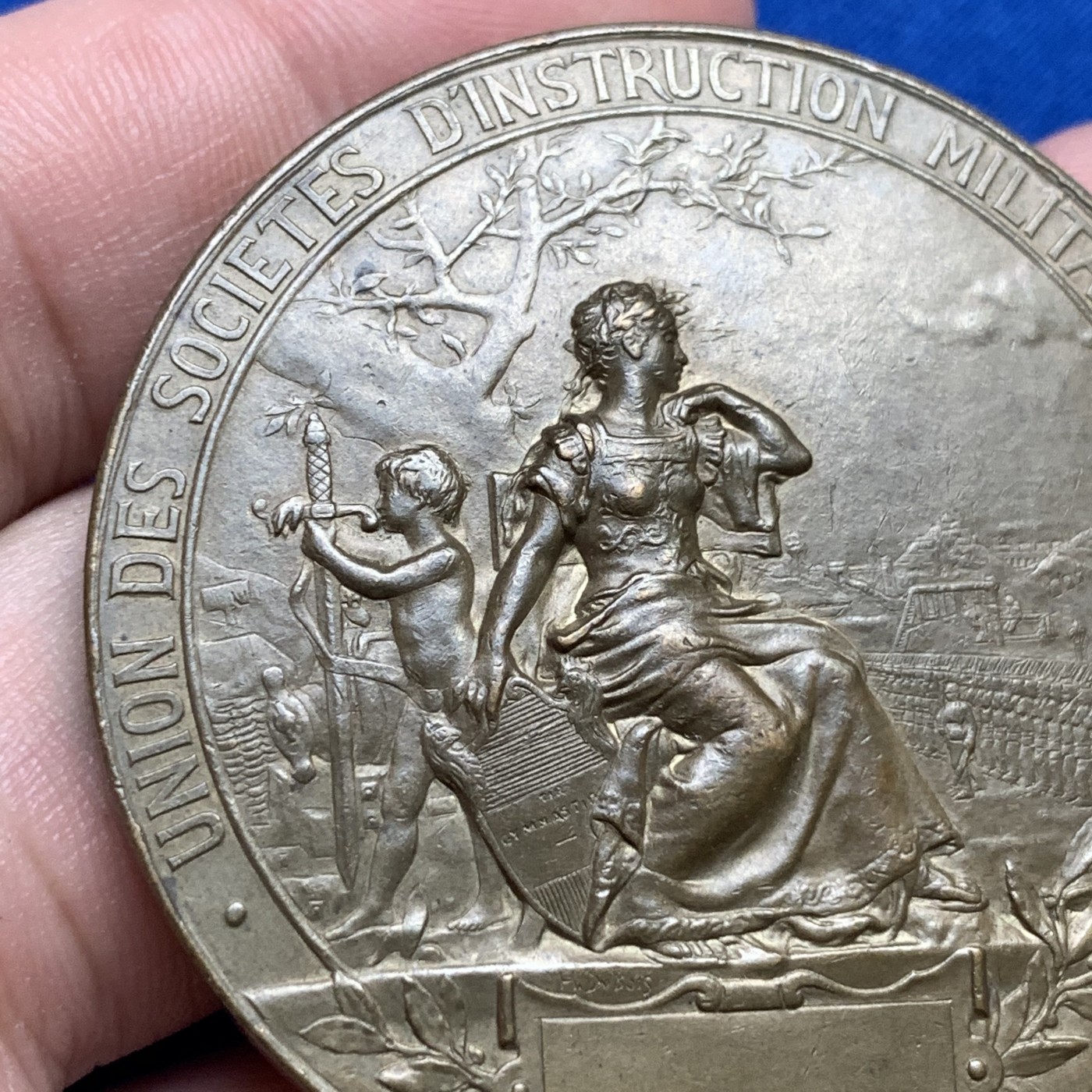 《竞宝斋》第190场-周日，周一 2场 (全场包邮) 法国经典马赛曲艺术铜章    直径：50mm 重量：64.61g   边铭：丰饶角＋铜标