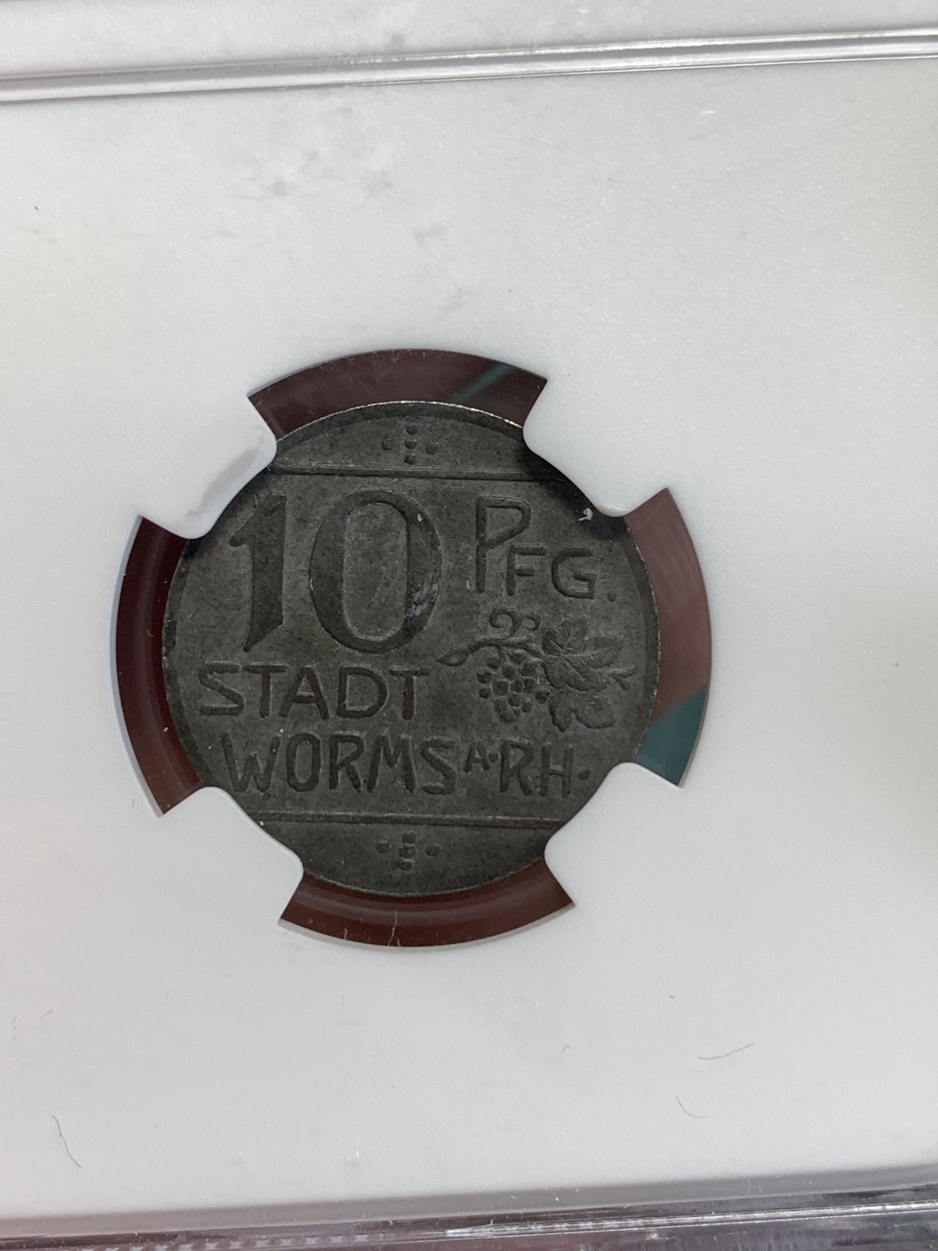 《竞宝斋》第190场-周日，周一 2场 (全场包邮) NGC-MS62 德国1918年德紧沃姆斯10芬尼铁币 两面深打原始包浆十分不易 仅见入盒