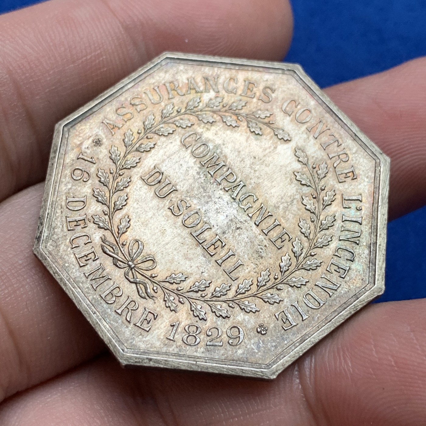 《竞宝斋》第190场-周日，周一 2场 (全场包邮) 法国太阳保险公司八角jeton代币，21.9g，37.3mm，丰饶角1银标，漂亮包浆 细节好 大规格