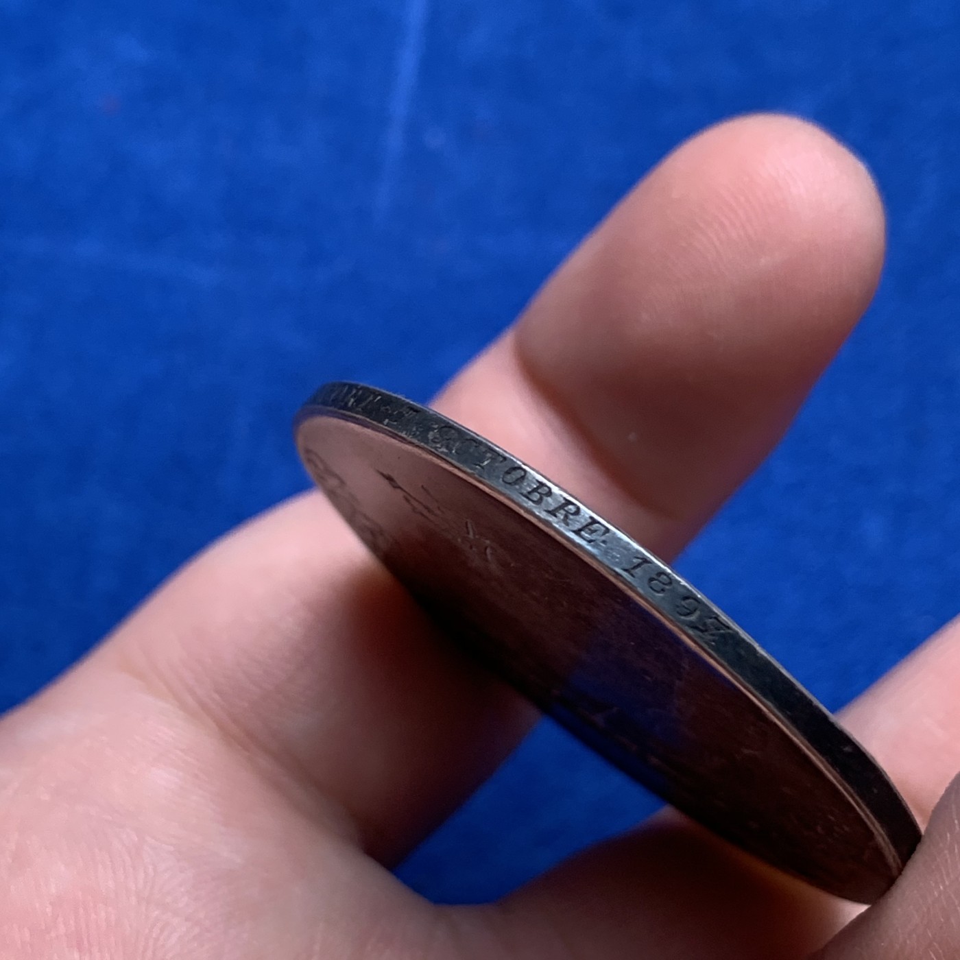 《竞宝斋》第190场-周日，周一 2场 (全场包邮) 1897年法国永恒的爱结婚纪念银章 名家罗蒂作品 经典传世黑色包浆 直径：41mm 重量：31.8gr 边铭：丰饶角+银标+结婚时间和信息