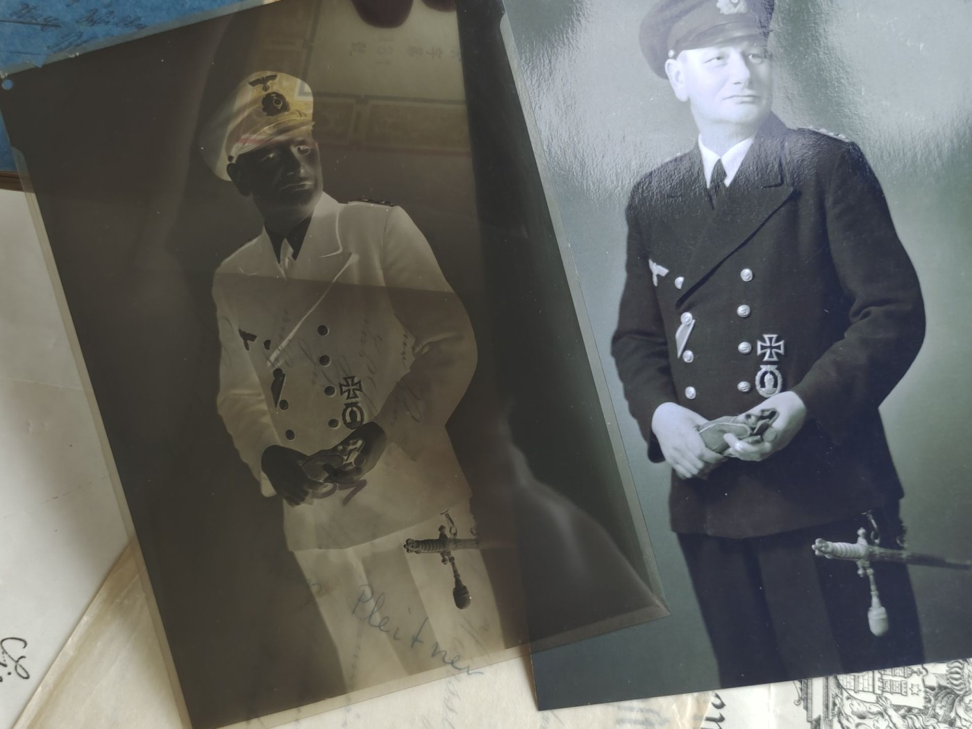 老威廉第四次麦稀奇拍卖 德三海军士官底片带原纸袋和现代冲洗的照片。底片画幅比较大，非常难得。获得一、二铁，扫雷证章，佩戴海军短剑