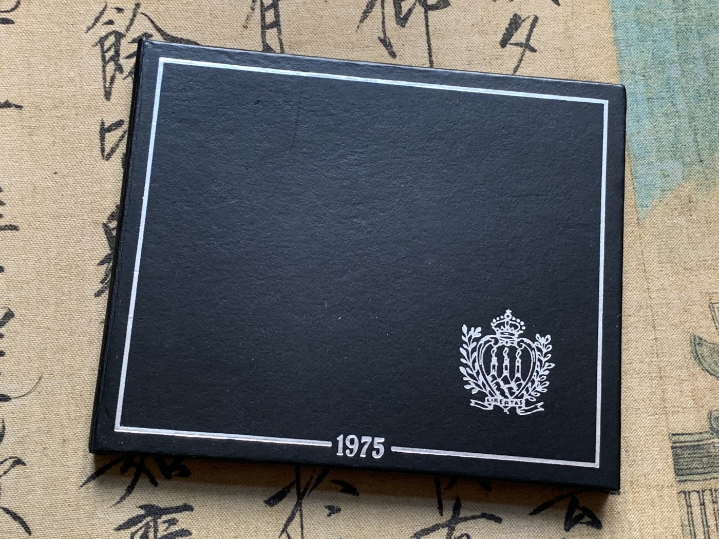 《竞宝斋》第190场-周日，周一 2场 (全场包邮) 卡装 圣马力诺1975年500里拉银币 包浆五彩美品