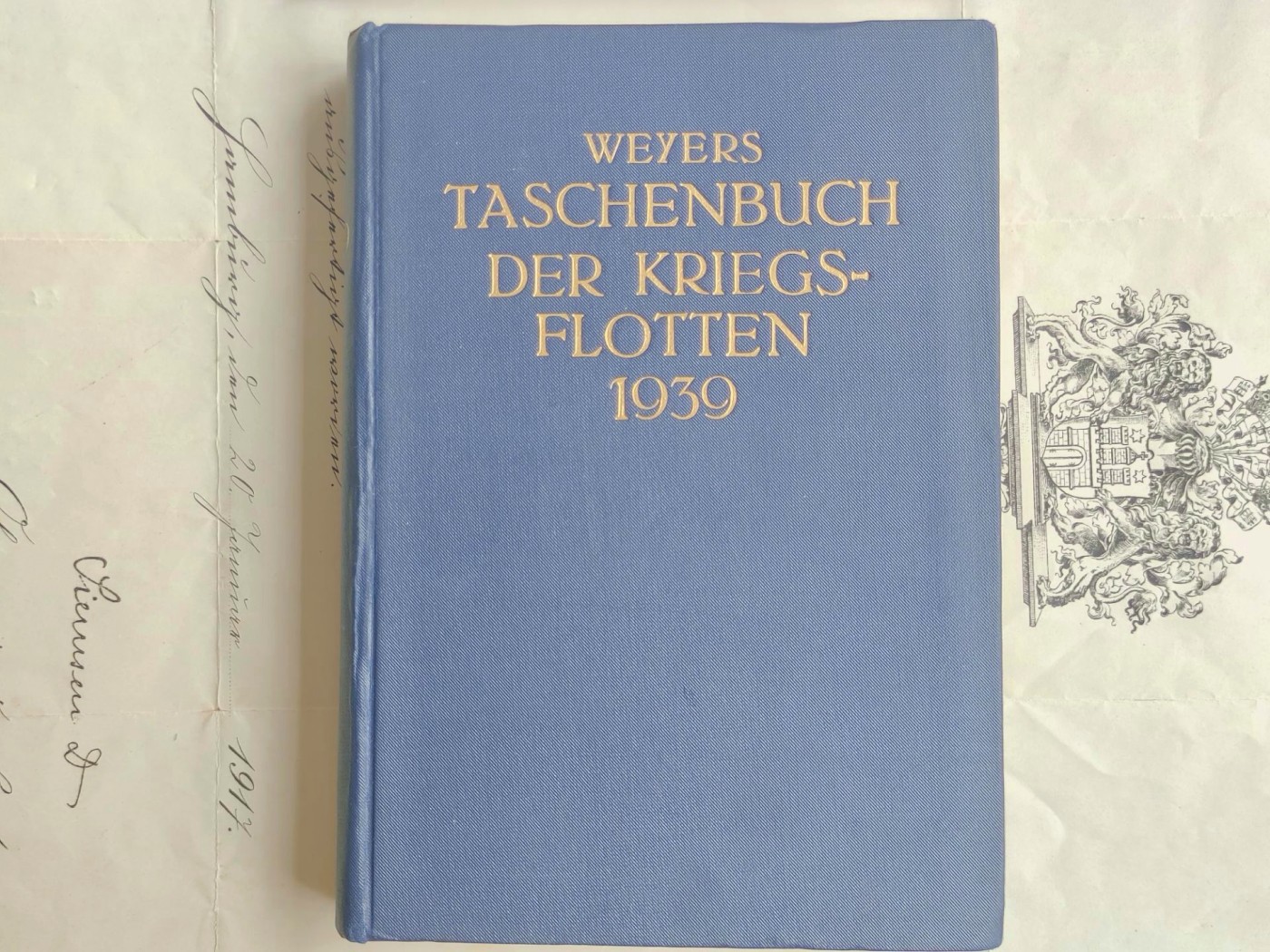 老威廉第四次麦稀奇拍卖 德国1939年海军书籍，内含各国船只照片数据等信息，非常好的内容，同时也是好品。