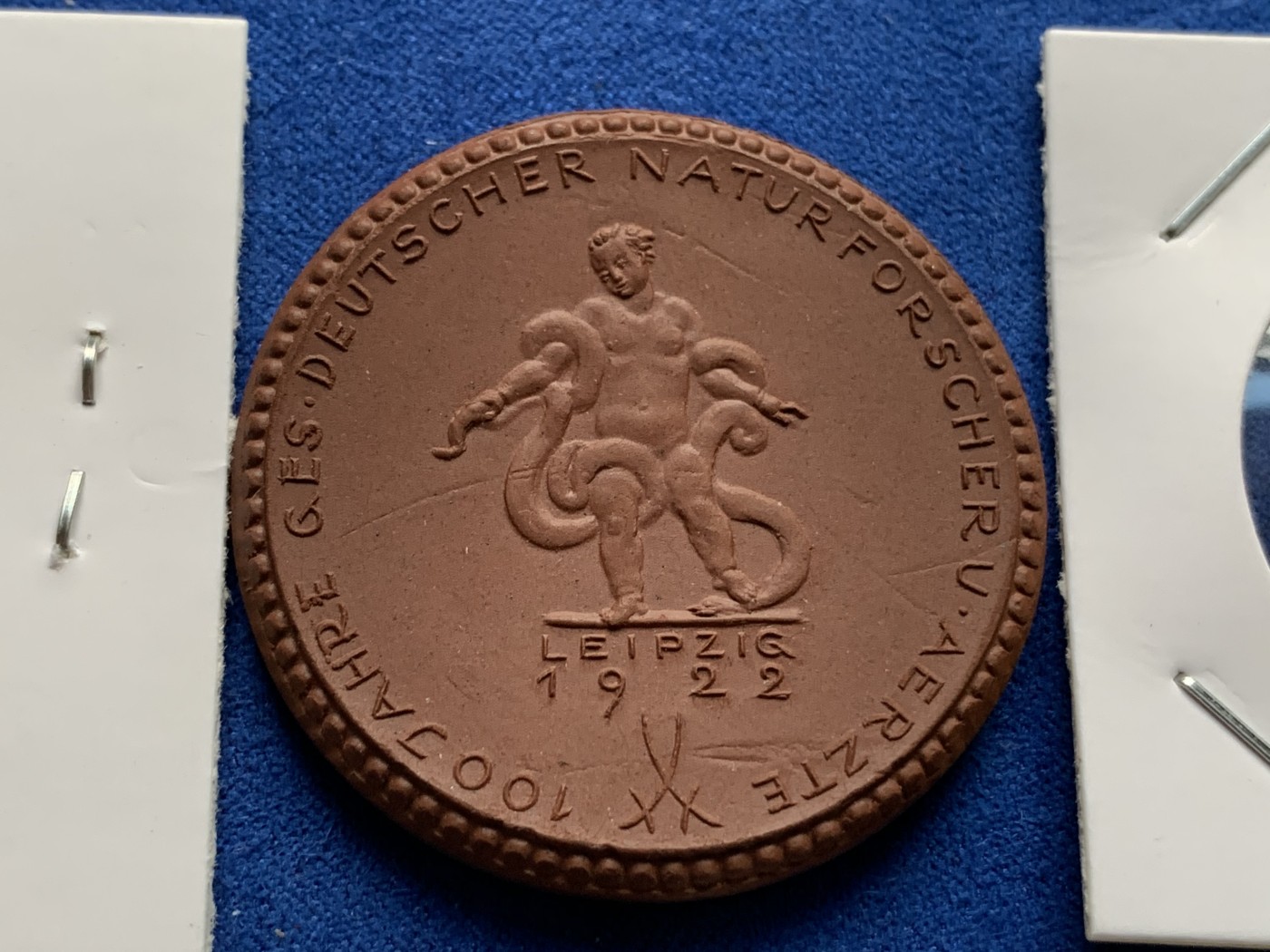 《竞宝斋》第190场-周日，周一 2场 (全场包邮) 5枚一组 德紧时期的陶币  不常见  帆船灯塔  还有一个白陶瓷的代币