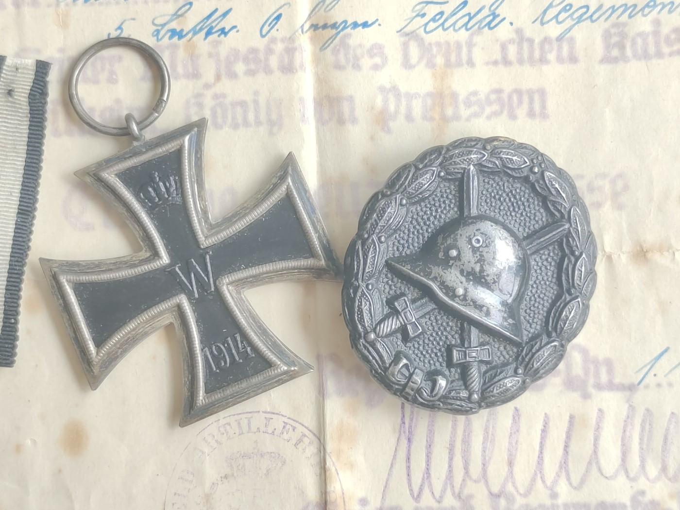 老威廉第四次麦稀奇拍卖 帝德小套，得主是路德维希·德辛格·安伯格，隶属于德国陆军巴伐利亚第3野战炮团第2补充营第4补充连。带二铁、黑伤、狗牌、二铁证书和15张照片