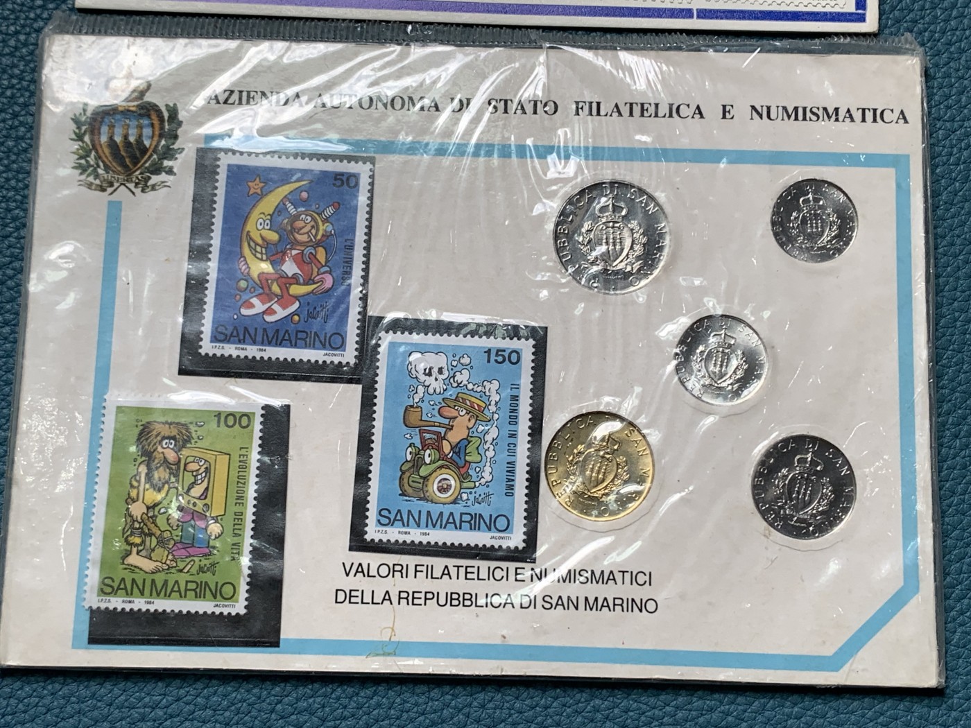 《竞宝斋》第190场-周日，周一 2场 (全场包邮) 圣马力诺7、80年代流通硬币邮票卡册两本全新少见