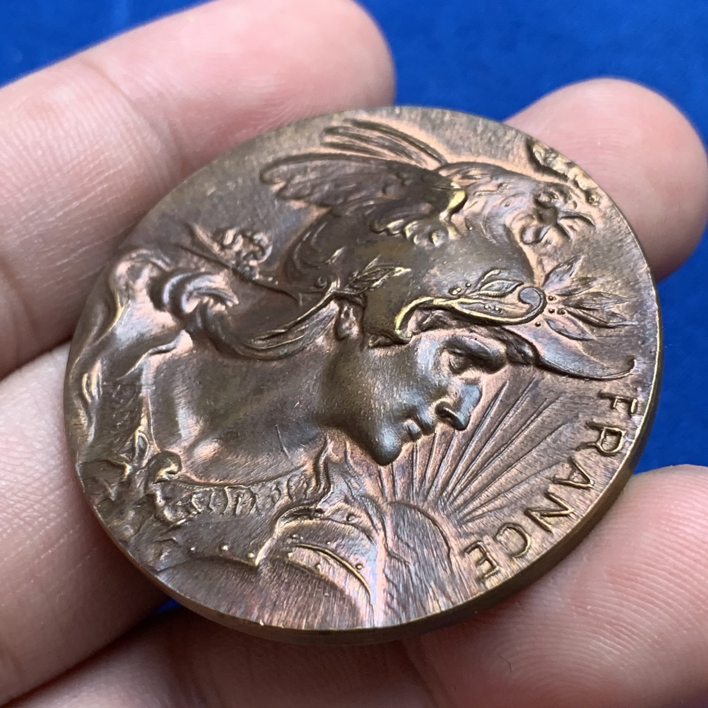 《竞宝斋》第190场-周日，周一 2场 (全场包邮) 法国 玛丽安娜女神 戎装像 铜章（红铜色） 29.3克 41.5mm 20世纪初