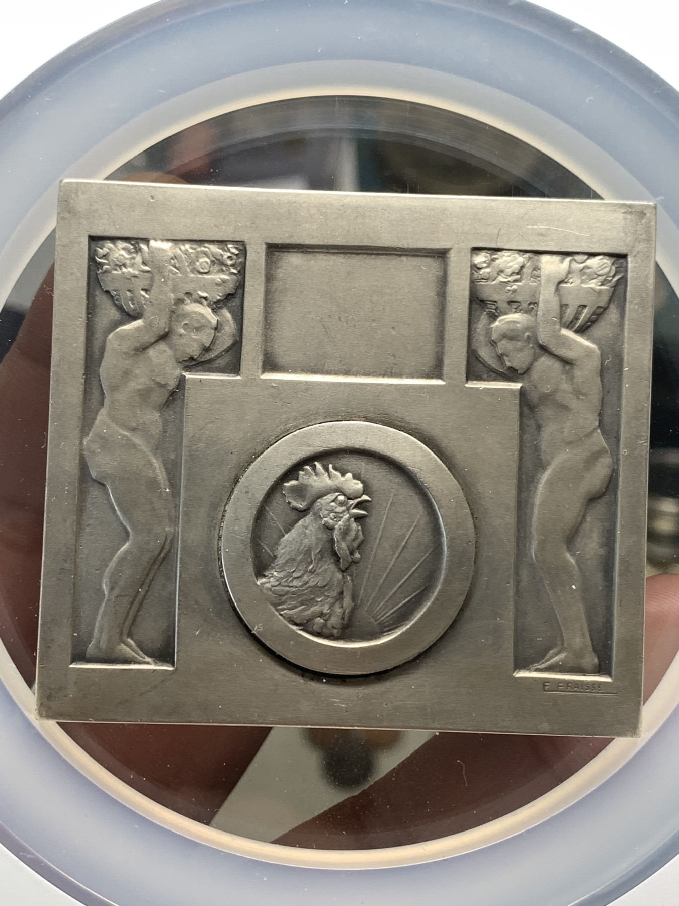 《竞宝斋》第190场-周日，周一 2场 (全场包邮) NGC-MS63 法国1930年代「诺尔晨报」装饰艺术大银章 首见 60X54MM 大规格 大盒封装