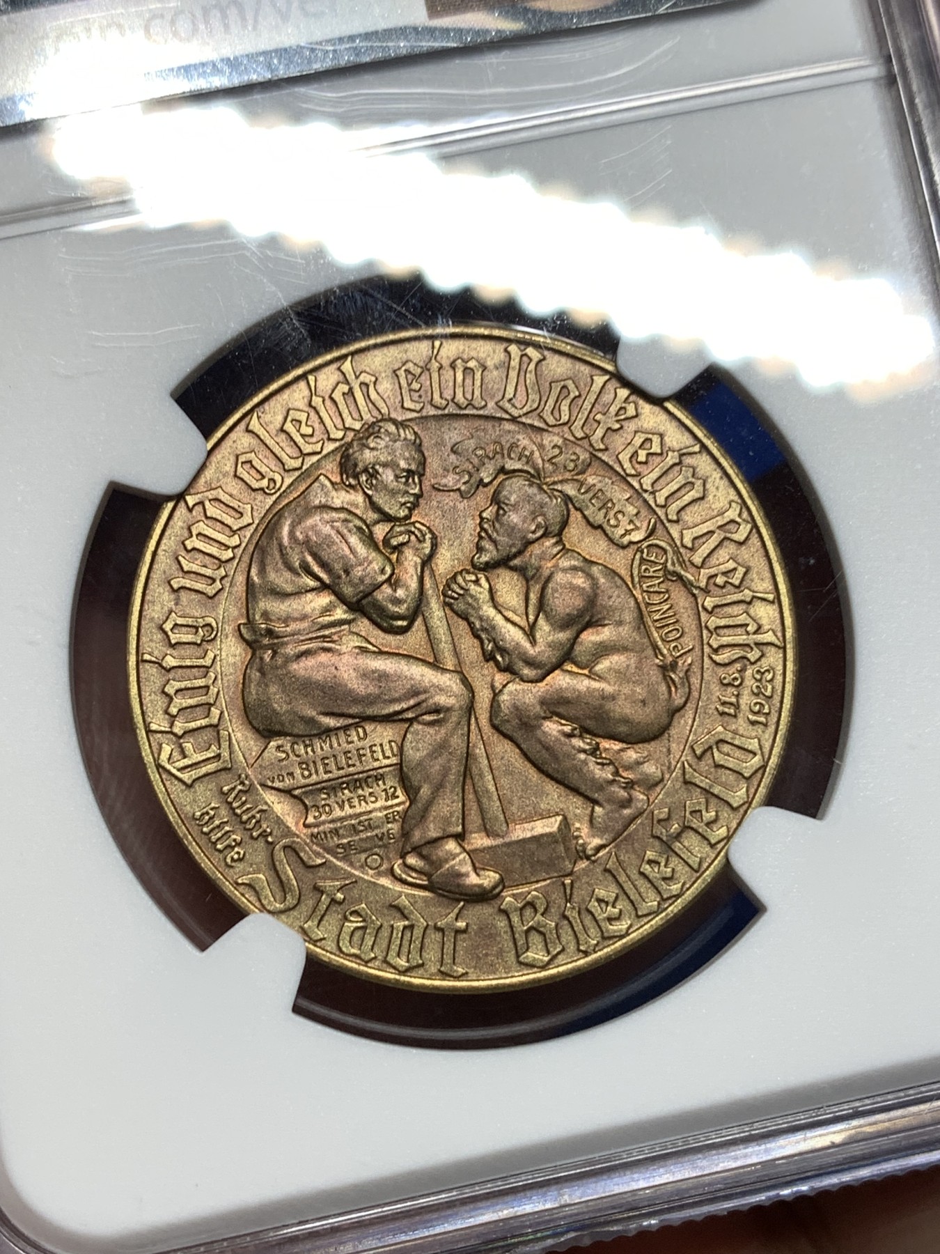 《竞宝斋》第190场-周日，周一 2场 (全场包邮) NGC-MS63   德国1923德紧彼勒菲尔德 1金马克  镀金铜币